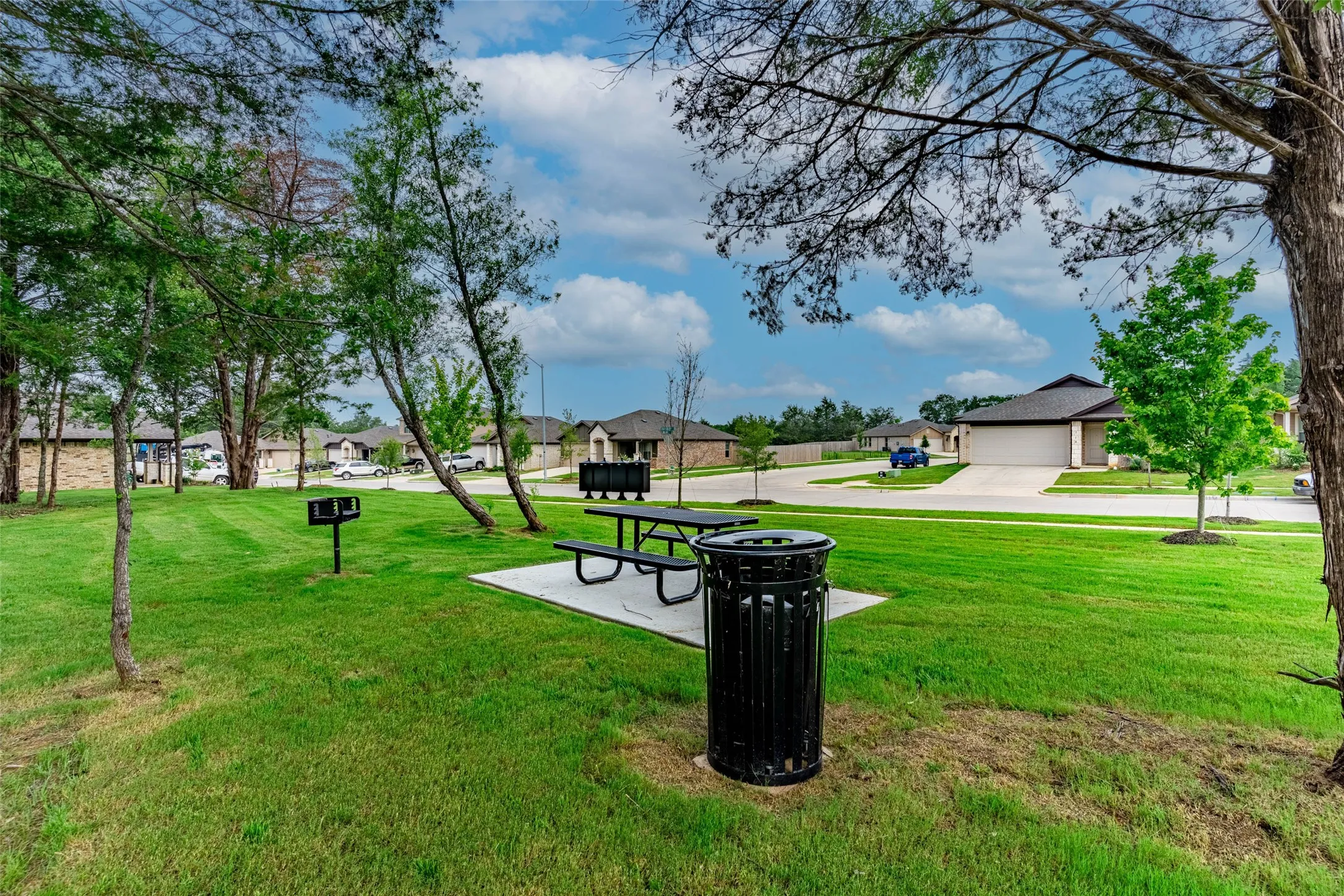 Single Family Residence For Rent in Kaufman County , 211 Fairmeade Drive, Terrell, Texas 75160, 3 Bedroom, 2 Bathroom, 2 Garage spaces, 1,400 Sqft, built in 2024, mls#21356610, Real Estate Agent in Terrell, Homes For Rent in Kaufman county, Homes For Rent in Terrell, Realtor in Terrell Texas, Real Estate Brokerage Independent Realty Texas, Luminita Cordes Realtor