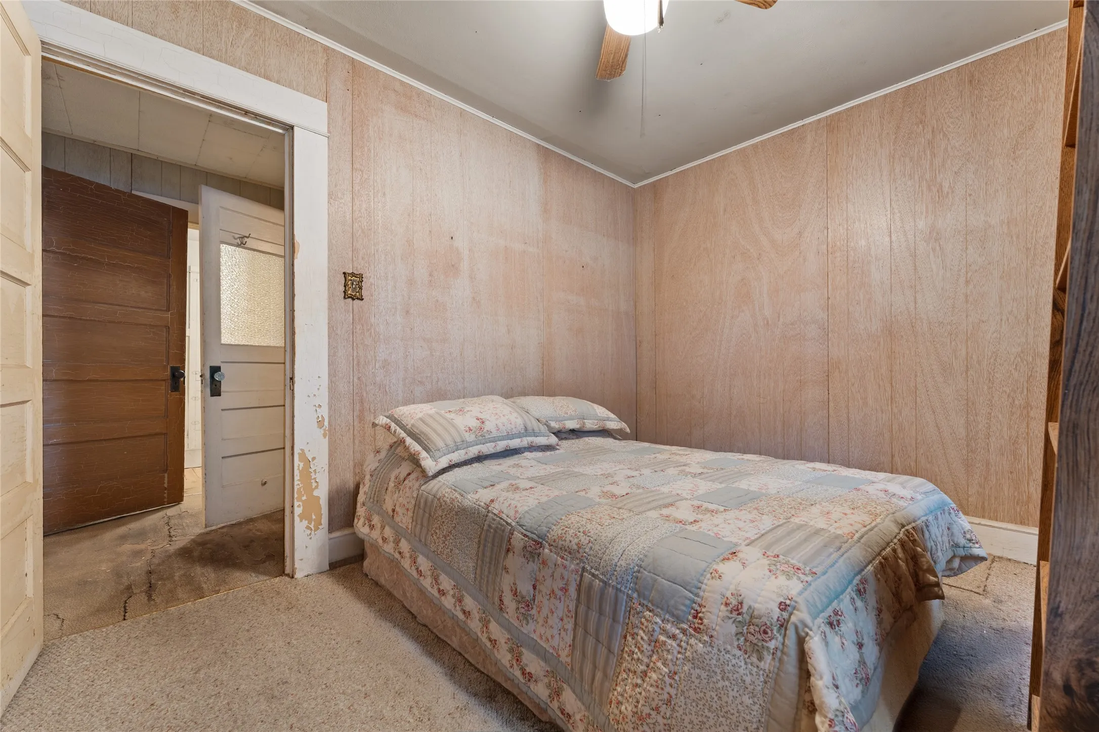 Single Family Residence For Sale in Falls County , 441 Houghton Avenue, Marlin, Texas 76661, 4 Bedroom, 3 Bathroom, Garage spaces, 2,644 Sqft, built in 1893, mls#21356728, Real Estate Agent in Marlin, Homes For Sale in Falls county, Homes For Sale in Marlin, Realtor in Marlin Texas, Real Estate Brokerage Independent Realty Texas, Luminita Cordes Realtor