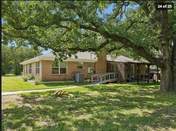 Single Family Residence For Rent in Tarrant County , 1212 W Murphy Road, Colleyville, Texas 76034, 3 Bedroom, 3 Bathroom, Garage spaces, 2,056 Sqft, built in 1960, mls#21356231, Real Estate Agent in Colleyville, Homes For Rent in Tarrant county, Homes For Rent in Colleyville, Realtor in Colleyville Texas, Real Estate Brokerage Independent Realty Texas, Luminita Cordes Realtor