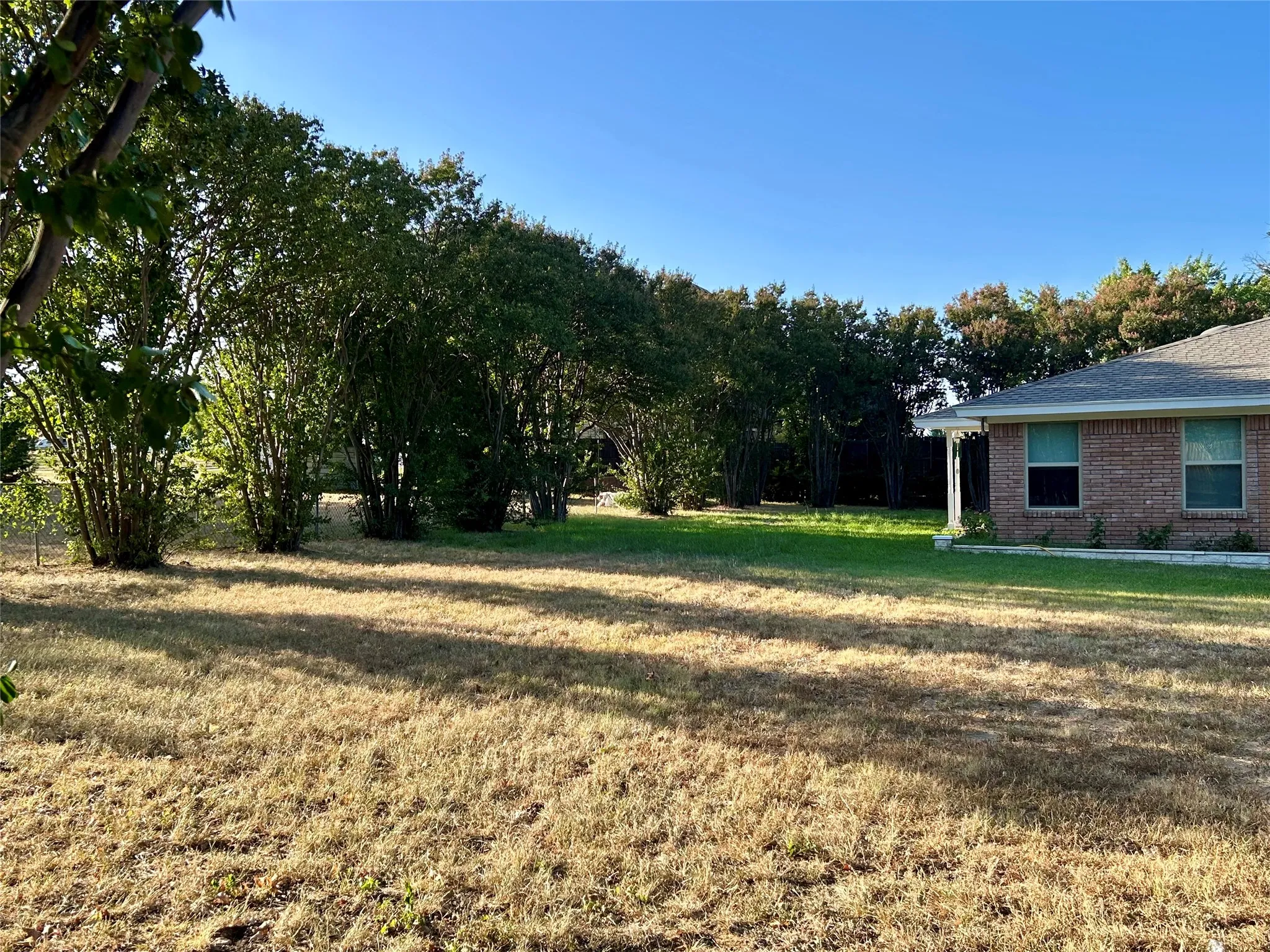 Single Family Residence For Rent in Tarrant County , 1212 W Murphy Road, Colleyville, Texas 76034, 3 Bedroom, 3 Bathroom, Garage spaces, 2,056 Sqft, built in 1960, mls#21356231, Real Estate Agent in Colleyville, Homes For Rent in Tarrant county, Homes For Rent in Colleyville, Realtor in Colleyville Texas, Real Estate Brokerage Independent Realty Texas, Luminita Cordes Realtor