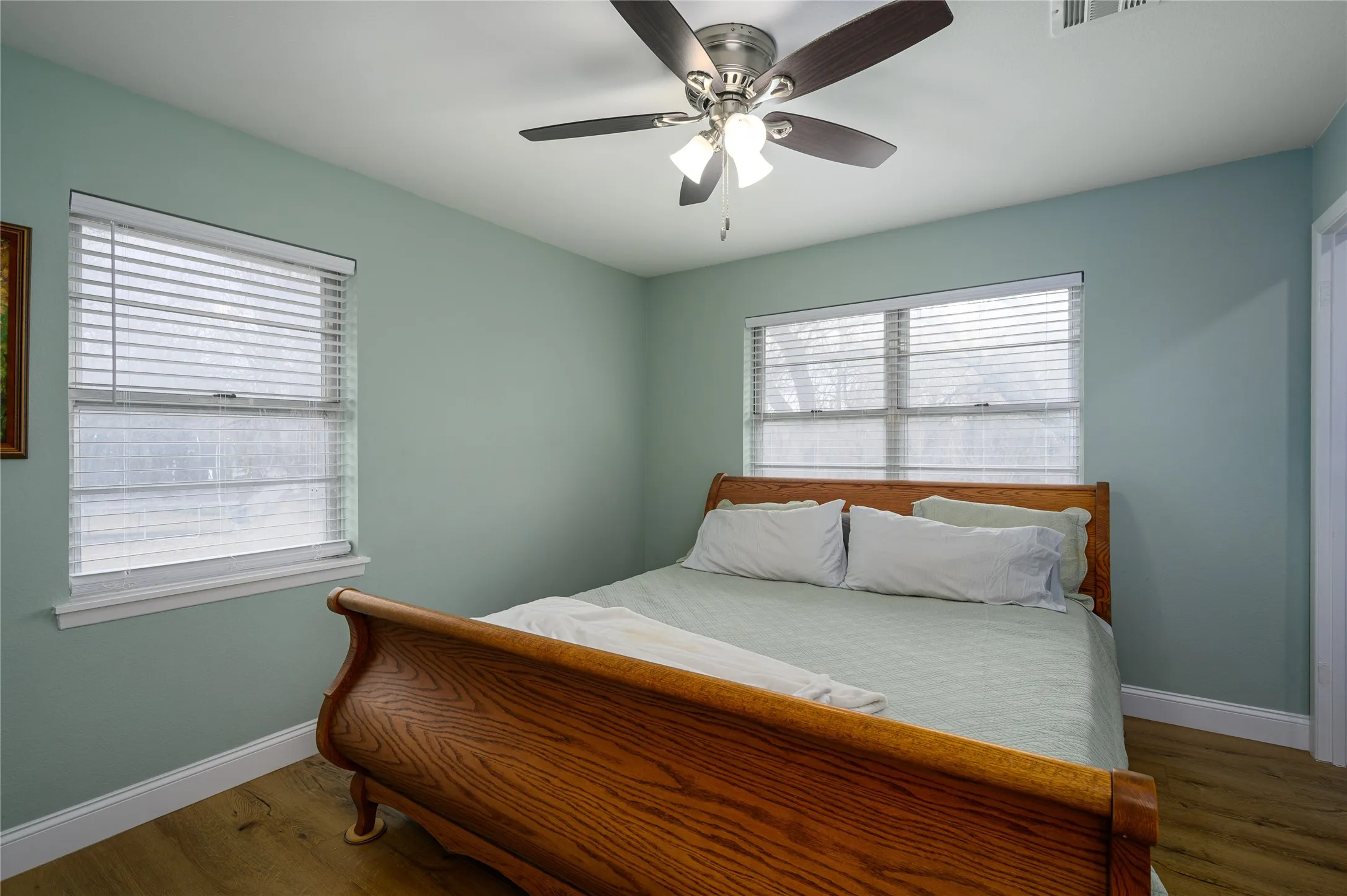 Single Family Residence For Sale in Grayson County , 414 Flowing Wells Road, Pottsboro, Texas 75076, 3 Bedroom, 2 Bathroom, 1 Garage spaces, 1,300 Sqft, built in 1960, Price $515,000, mls#21352807, Real Estate Agent in Pottsboro, Homes For Sale in Grayson county, Homes For Sale in Pottsboro, Realtor in Pottsboro Texas, Real Estate Brokerage Independent Realty Texas, Luminita Cordes Realtor