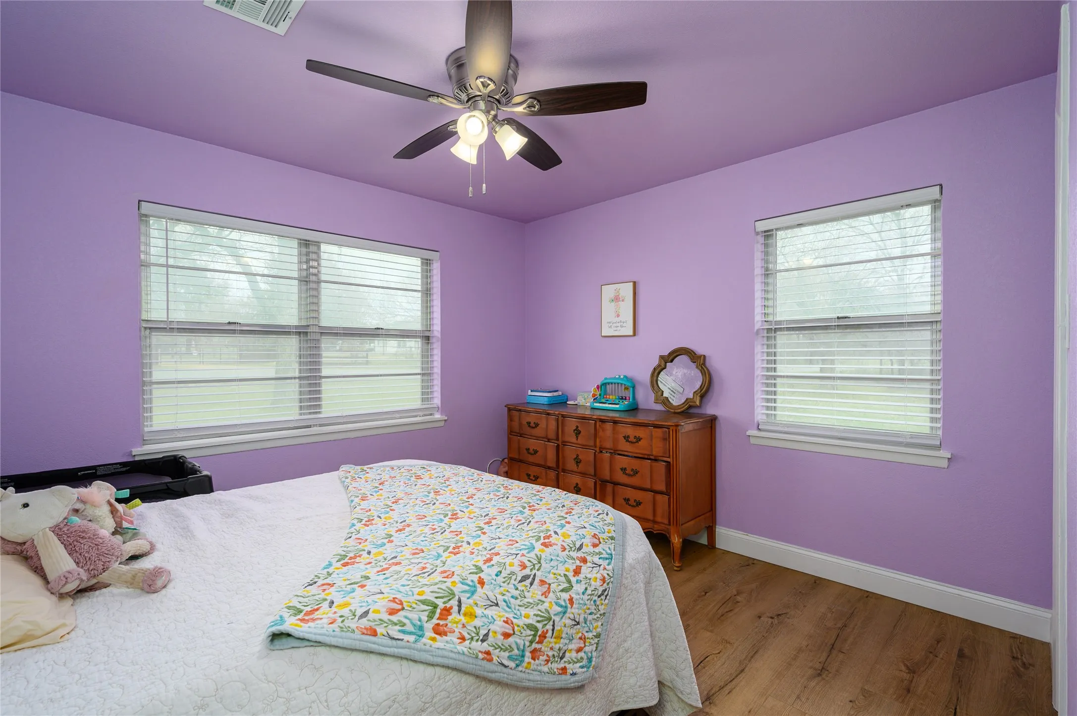 Single Family Residence For Sale in Grayson County , 414 Flowing Wells Road, Pottsboro, Texas 75076, 3 Bedroom, 2 Bathroom, 1 Garage spaces, 1,300 Sqft, built in 1960, Price $515,000, mls#21352807, Real Estate Agent in Pottsboro, Homes For Sale in Grayson county, Homes For Sale in Pottsboro, Realtor in Pottsboro Texas, Real Estate Brokerage Independent Realty Texas, Luminita Cordes Realtor
