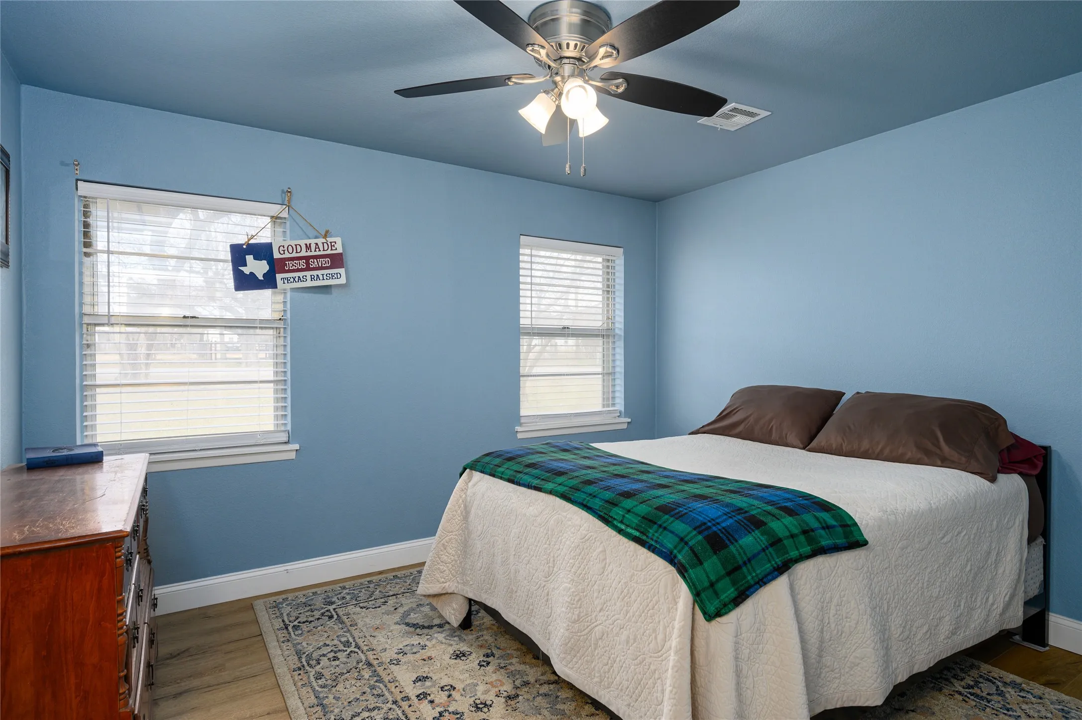 Single Family Residence For Sale in Grayson County , 414 Flowing Wells Road, Pottsboro, Texas 75076, 3 Bedroom, 2 Bathroom, 1 Garage spaces, 1,300 Sqft, built in 1960, Price $515,000, mls#21352807, Real Estate Agent in Pottsboro, Homes For Sale in Grayson county, Homes For Sale in Pottsboro, Realtor in Pottsboro Texas, Real Estate Brokerage Independent Realty Texas, Luminita Cordes Realtor