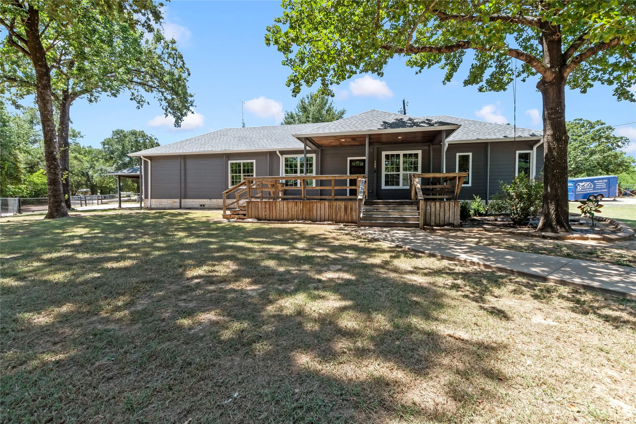 Single Family Residence For Sale in Henderson County , 109 Bayview Street, Gun Barrel City, Texas 75156, 4 Bedroom, 2 Bathroom, Garage spaces, 2,240 Sqft, built in 0, mls#21347569, Real Estate Agent in Gun Barrel City, Homes For Sale in Henderson county, Homes For Sale in Gun Barrel City, Realtor in Gun Barrel City Texas, Real Estate Brokerage Independent Realty Texas, Luminita Cordes Realtor