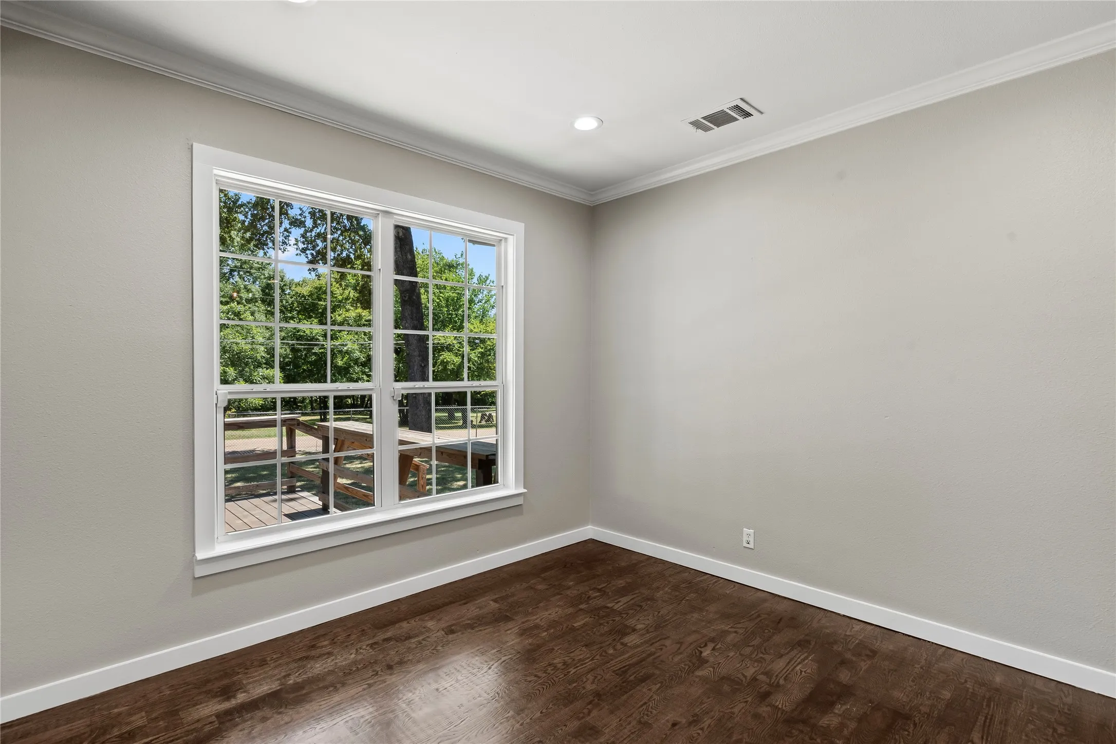 Single Family Residence For Sale in Henderson County , 109 Bayview Street, Gun Barrel City, Texas 75156, 4 Bedroom, 2 Bathroom, Garage spaces, 2,240 Sqft, built in 0, mls#21347569, Real Estate Agent in Gun Barrel City, Homes For Sale in Henderson county, Homes For Sale in Gun Barrel City, Realtor in Gun Barrel City Texas, Real Estate Brokerage Independent Realty Texas, Luminita Cordes Realtor