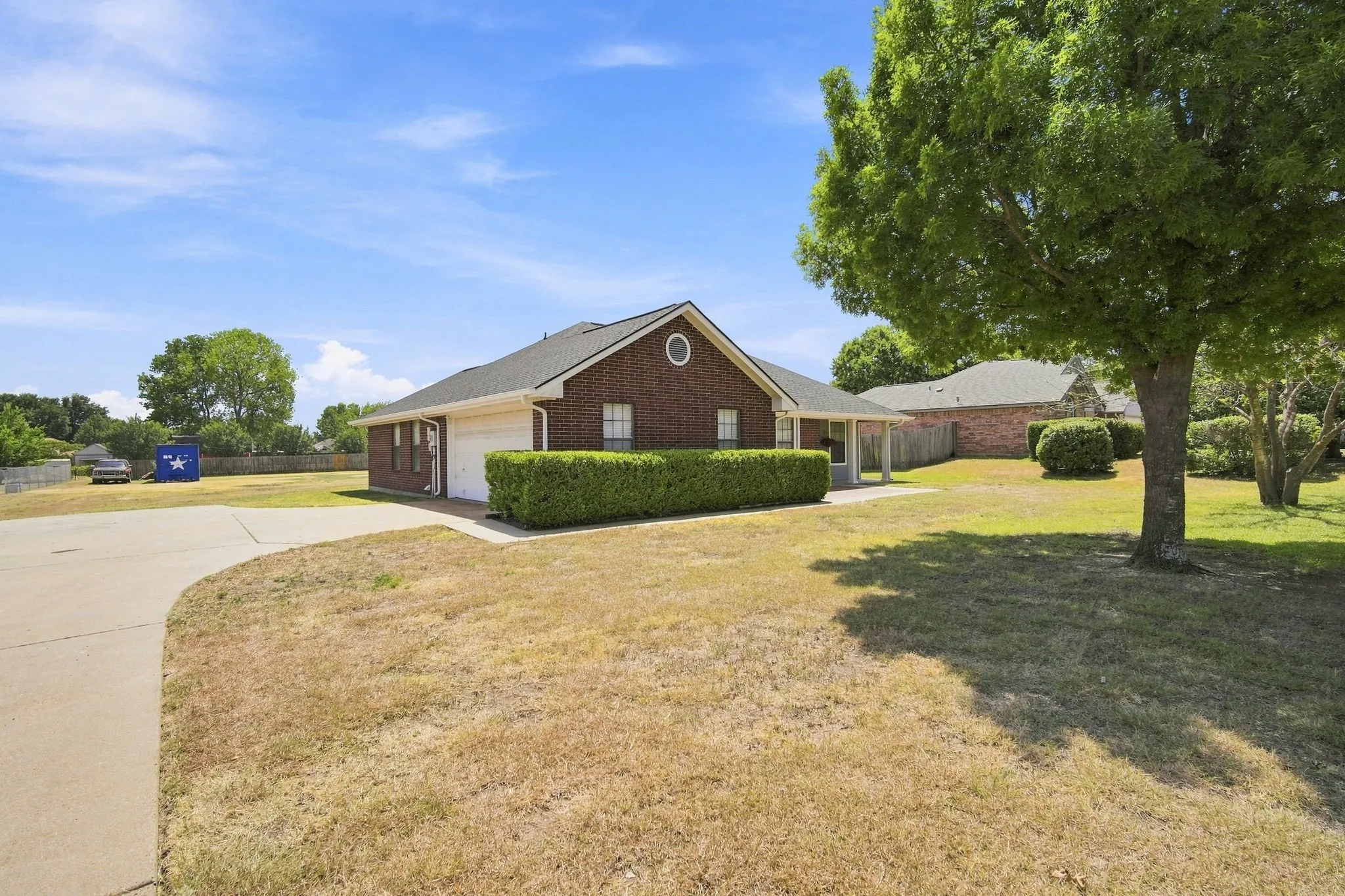 Single Family Residence For Sale in Ellis County , 316 Janis Lane, Waxahachie, Texas 75165, 3 Bedroom, 2 Bathroom, 2 Garage spaces, 1,244 Sqft, built in 1995, mls#21355320, Real Estate Agent in Waxahachie, Homes For Sale in Ellis county, Homes For Sale in Waxahachie, Realtor in Waxahachie Texas, Real Estate Brokerage Independent Realty Texas, Luminita Cordes Realtor