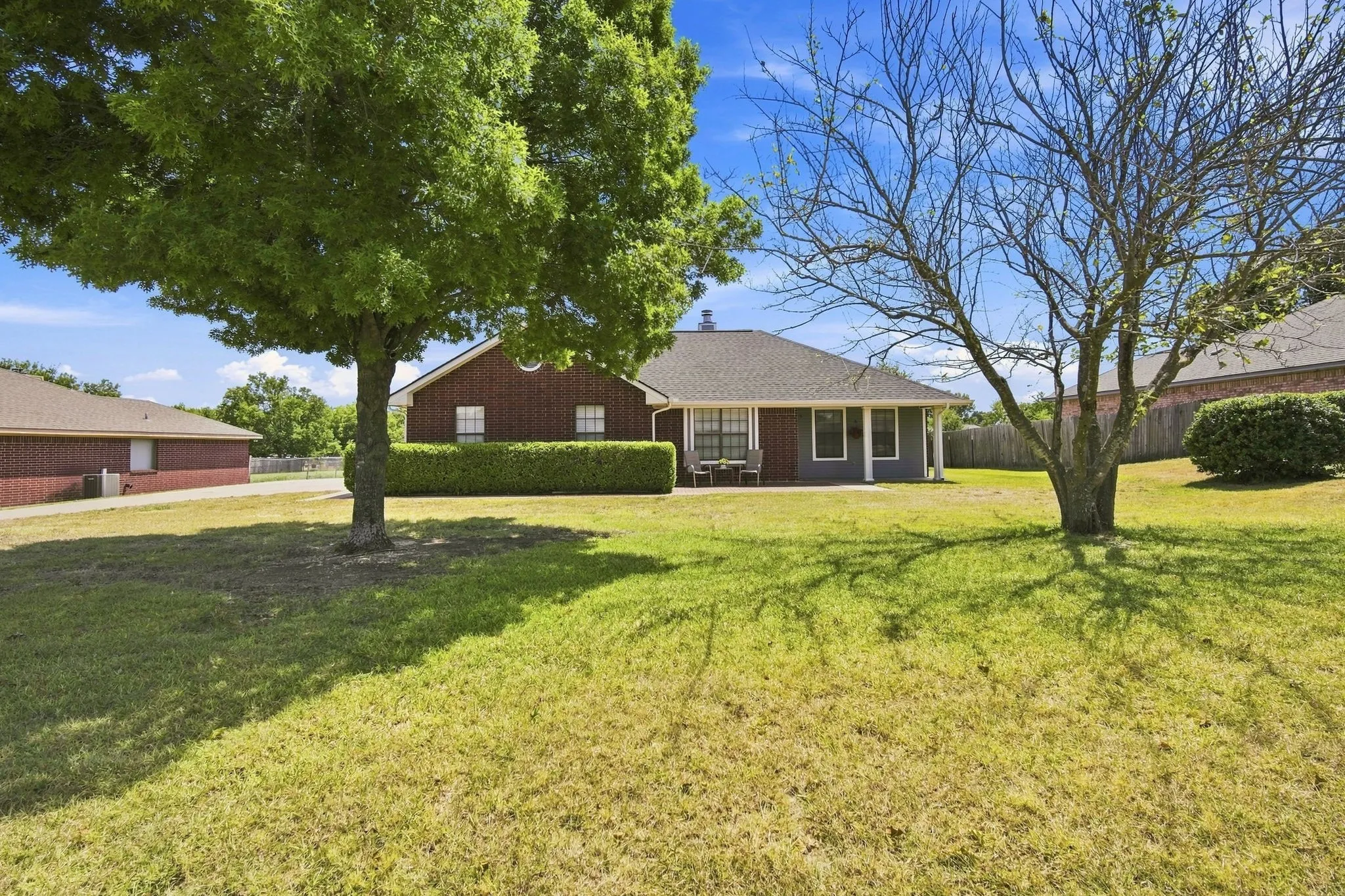 Single Family Residence For Sale in Ellis County , 316 Janis Lane, Waxahachie, Texas 75165, 3 Bedroom, 2 Bathroom, 2 Garage spaces, 1,244 Sqft, built in 1995, mls#21355320, Real Estate Agent in Waxahachie, Homes For Sale in Ellis county, Homes For Sale in Waxahachie, Realtor in Waxahachie Texas, Real Estate Brokerage Independent Realty Texas, Luminita Cordes Realtor