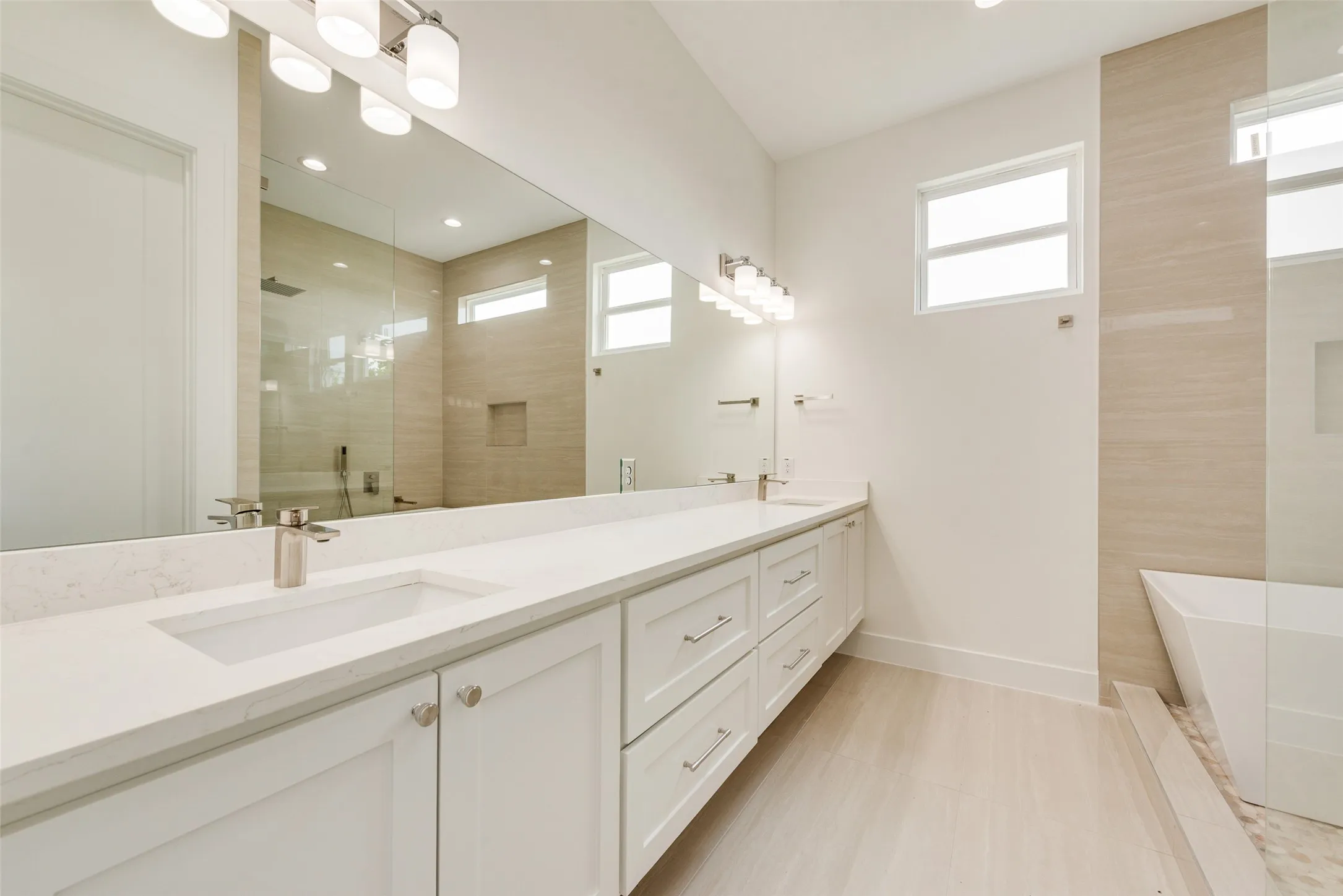 Duplex For Rent in Dallas County , 2408 Boyd Street, Dallas, Texas 75224, 3 Bedroom, 3 Bathroom, 2 Garage spaces, 2,155 Sqft, built in 2026, mls#21356746, Real Estate Agent in Dallas, Homes For Rent in Dallas county, Homes For Rent in Dallas, Realtor in Dallas Texas, Real Estate Brokerage Independent Realty Texas, Luminita Cordes Realtor