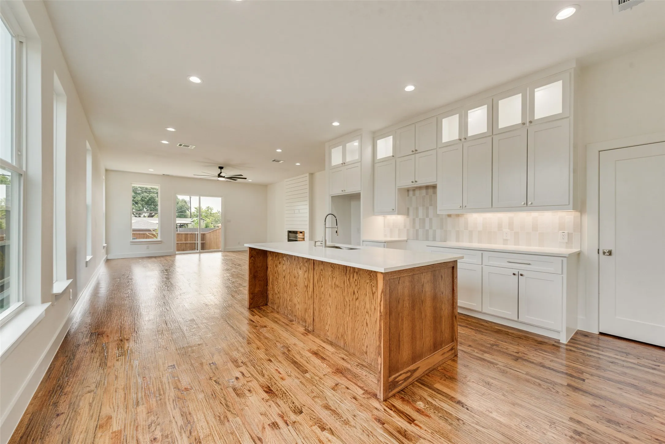 Duplex For Rent in Dallas County , 2408 Boyd Street, Dallas, Texas 75224, 3 Bedroom, 3 Bathroom, 2 Garage spaces, 2,155 Sqft, built in 2026, mls#21356746, Real Estate Agent in Dallas, Homes For Rent in Dallas county, Homes For Rent in Dallas, Realtor in Dallas Texas, Real Estate Brokerage Independent Realty Texas, Luminita Cordes Realtor