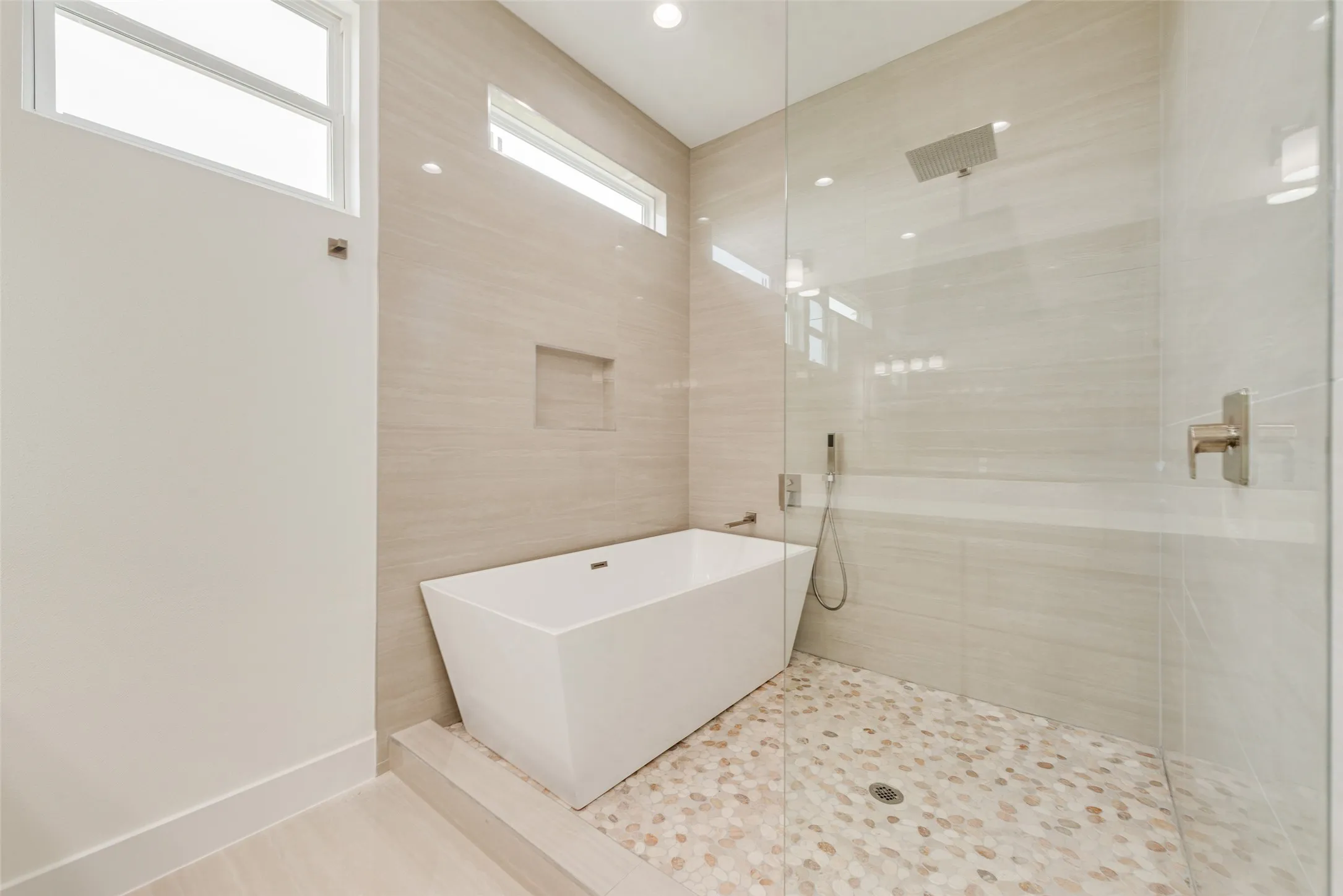 Duplex For Rent in Dallas County , 2408 Boyd Street, Dallas, Texas 75224, 3 Bedroom, 3 Bathroom, 2 Garage spaces, 2,155 Sqft, built in 2026, mls#21356746, Real Estate Agent in Dallas, Homes For Rent in Dallas county, Homes For Rent in Dallas, Realtor in Dallas Texas, Real Estate Brokerage Independent Realty Texas, Luminita Cordes Realtor