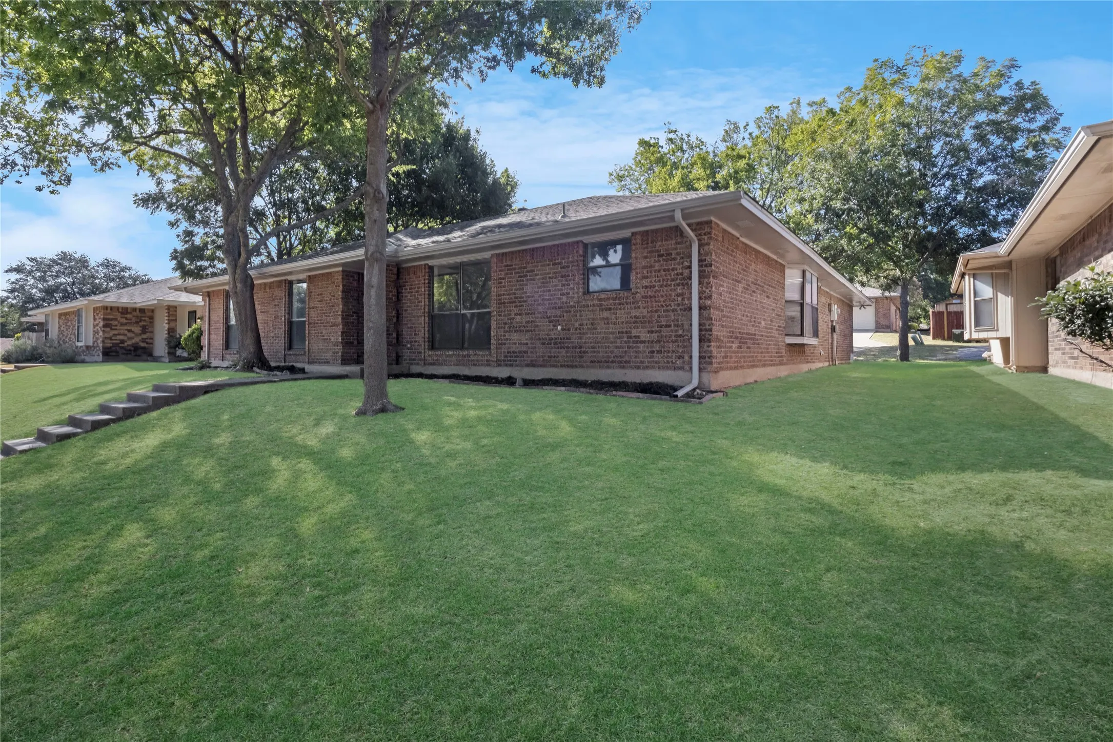 Single Family Residence For Sale in Dallas County , 430 Timberline Drive, Duncanville, Texas 75137, 3 Bedroom, 2 Bathroom, 2 Garage spaces, 1,928 Sqft, built in 1983, mls#21352960, Real Estate Agent in Duncanville, Homes For Sale in Dallas county, Homes For Sale in Duncanville, Realtor in Duncanville Texas, Real Estate Brokerage Independent Realty Texas, Luminita Cordes Realtor
