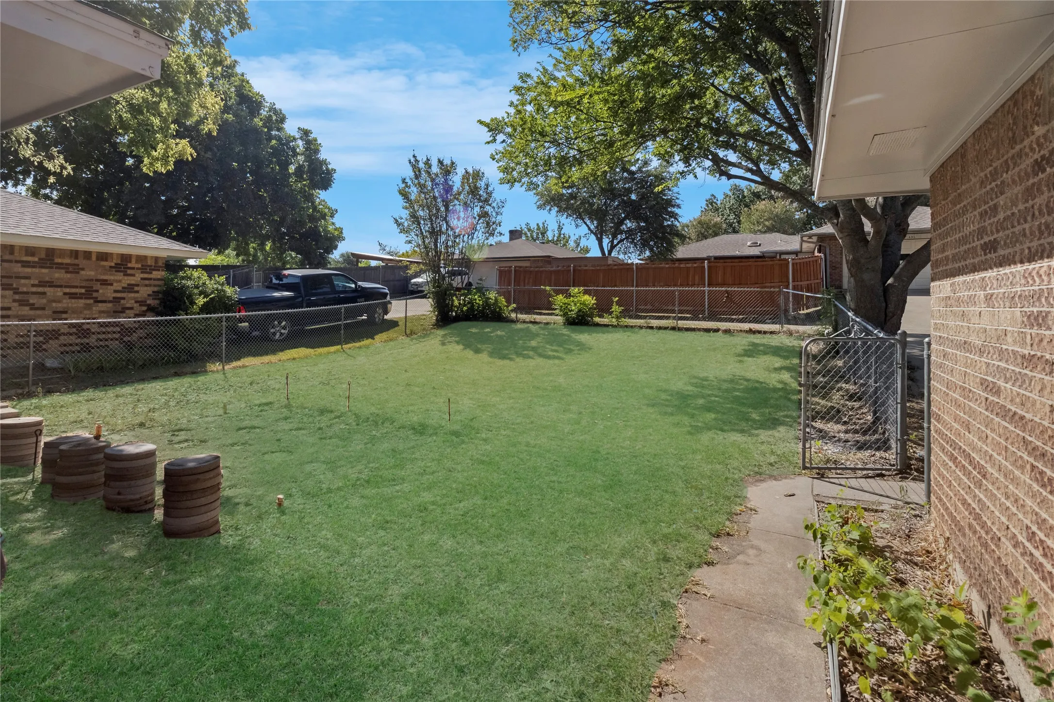 Single Family Residence For Sale in Dallas County , 430 Timberline Drive, Duncanville, Texas 75137, 3 Bedroom, 2 Bathroom, 2 Garage spaces, 1,928 Sqft, built in 1983, mls#21352960, Real Estate Agent in Duncanville, Homes For Sale in Dallas county, Homes For Sale in Duncanville, Realtor in Duncanville Texas, Real Estate Brokerage Independent Realty Texas, Luminita Cordes Realtor