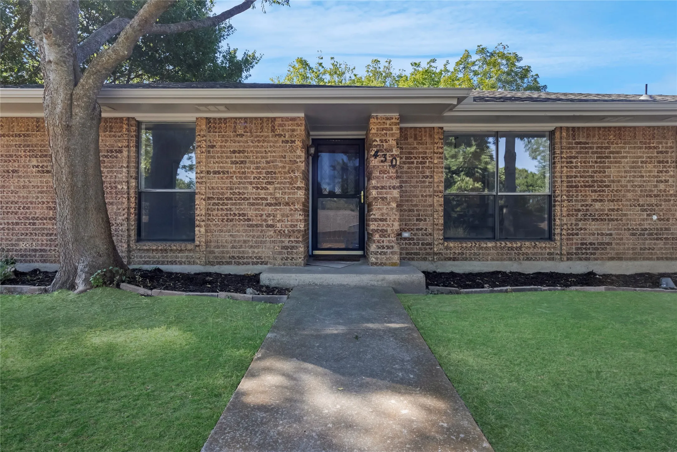 Single Family Residence For Sale in Dallas County , 430 Timberline Drive, Duncanville, Texas 75137, 3 Bedroom, 2 Bathroom, 2 Garage spaces, 1,928 Sqft, built in 1983, mls#21352960, Real Estate Agent in Duncanville, Homes For Sale in Dallas county, Homes For Sale in Duncanville, Realtor in Duncanville Texas, Real Estate Brokerage Independent Realty Texas, Luminita Cordes Realtor