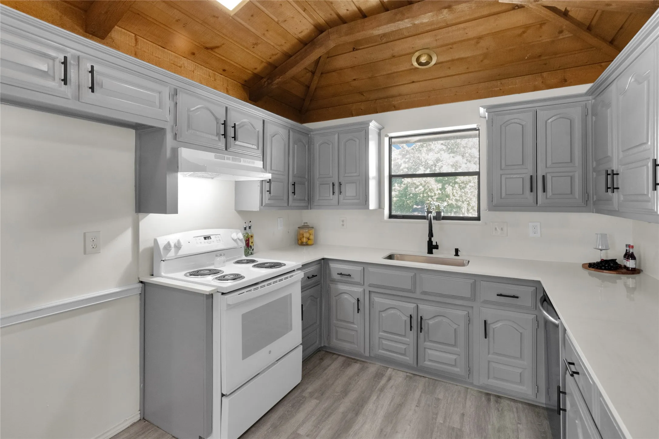 Single Family Residence For Sale in Dallas County , 430 Timberline Drive, Duncanville, Texas 75137, 3 Bedroom, 2 Bathroom, 2 Garage spaces, 1,928 Sqft, built in 1983, mls#21352960, Real Estate Agent in Duncanville, Homes For Sale in Dallas county, Homes For Sale in Duncanville, Realtor in Duncanville Texas, Real Estate Brokerage Independent Realty Texas, Luminita Cordes Realtor