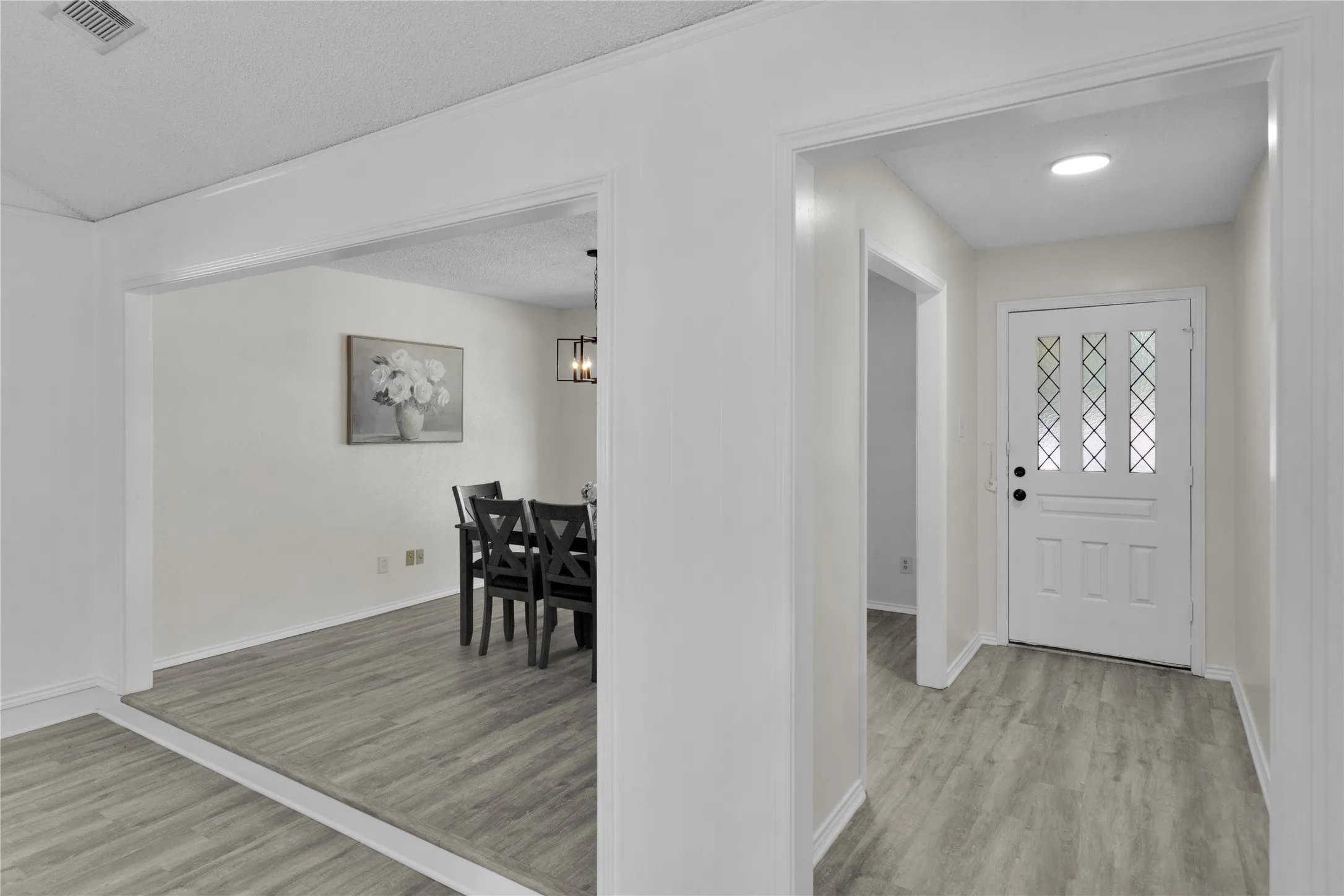 Single Family Residence For Sale in Dallas County , 430 Timberline Drive, Duncanville, Texas 75137, 3 Bedroom, 2 Bathroom, 2 Garage spaces, 1,928 Sqft, built in 1983, mls#21352960, Real Estate Agent in Duncanville, Homes For Sale in Dallas county, Homes For Sale in Duncanville, Realtor in Duncanville Texas, Real Estate Brokerage Independent Realty Texas, Luminita Cordes Realtor