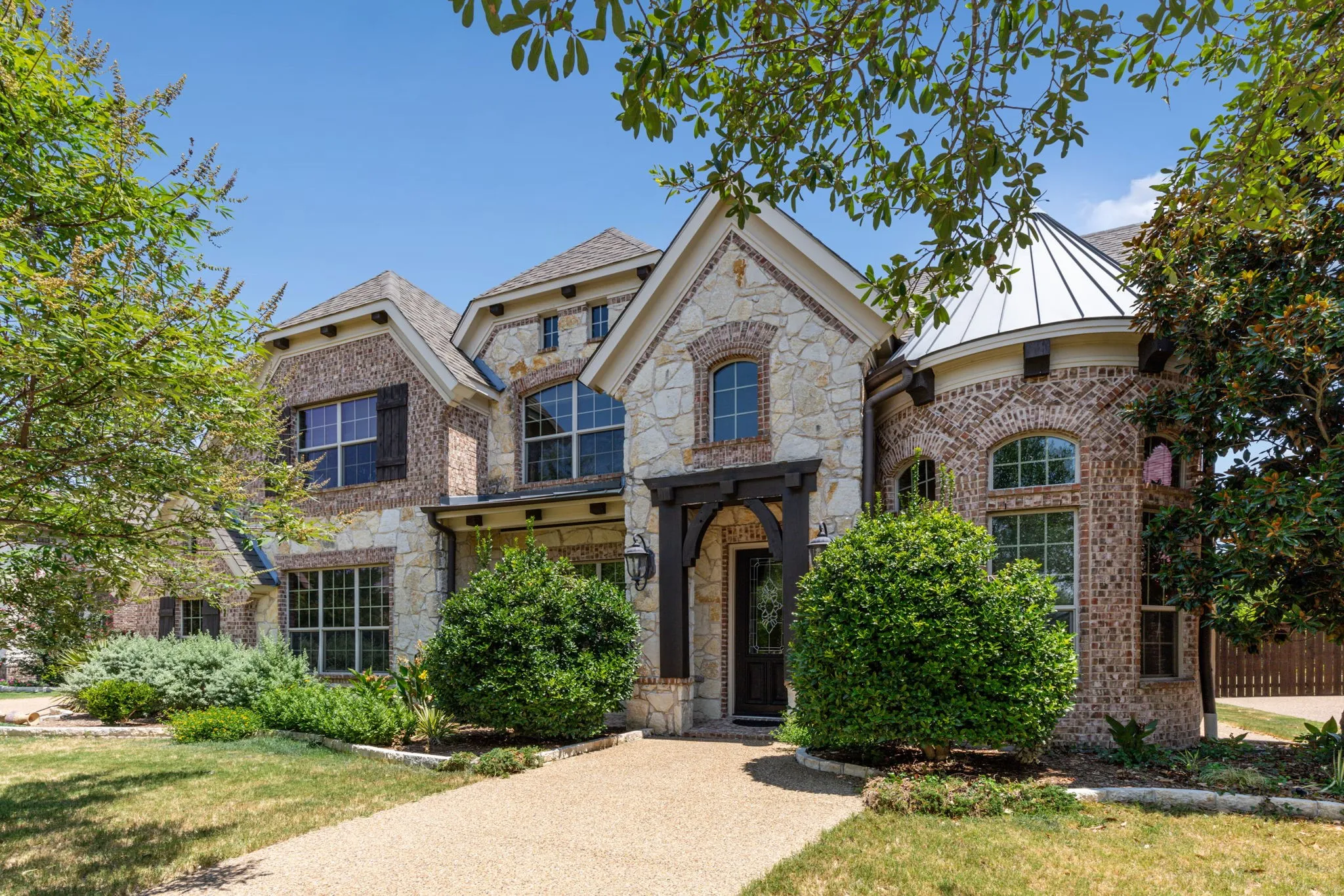 Single Family Residence For Sale in Collin County , 132 Townlake Drive, Prosper, Texas 75078, 4 Bedroom, 4 Bathroom, 3 Garage spaces, 4,383 Sqft, built in 2011, mls#21355306, Real Estate Agent in Prosper, Homes For Sale in Collin county, Homes For Sale in Prosper, Realtor in Prosper Texas, Real Estate Brokerage Independent Realty Texas, Luminita Cordes Realtor