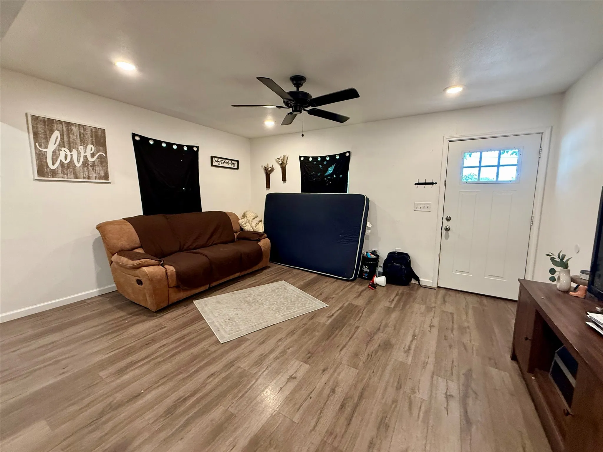 Single Family Residence For Sale in Mc Lennan County , 3632 N 22nd Street, Waco, Texas 76708, 3 Bedroom, 1 Bathroom, Garage spaces, 1,112 Sqft, built in 1951, Price $209,900, mls#21356727, Real Estate Agent in Waco, Homes For Sale in Mc Lennan county, Homes For Sale in Waco, Realtor in Waco Texas, Real Estate Brokerage Independent Realty Texas, Luminita Cordes Realtor
