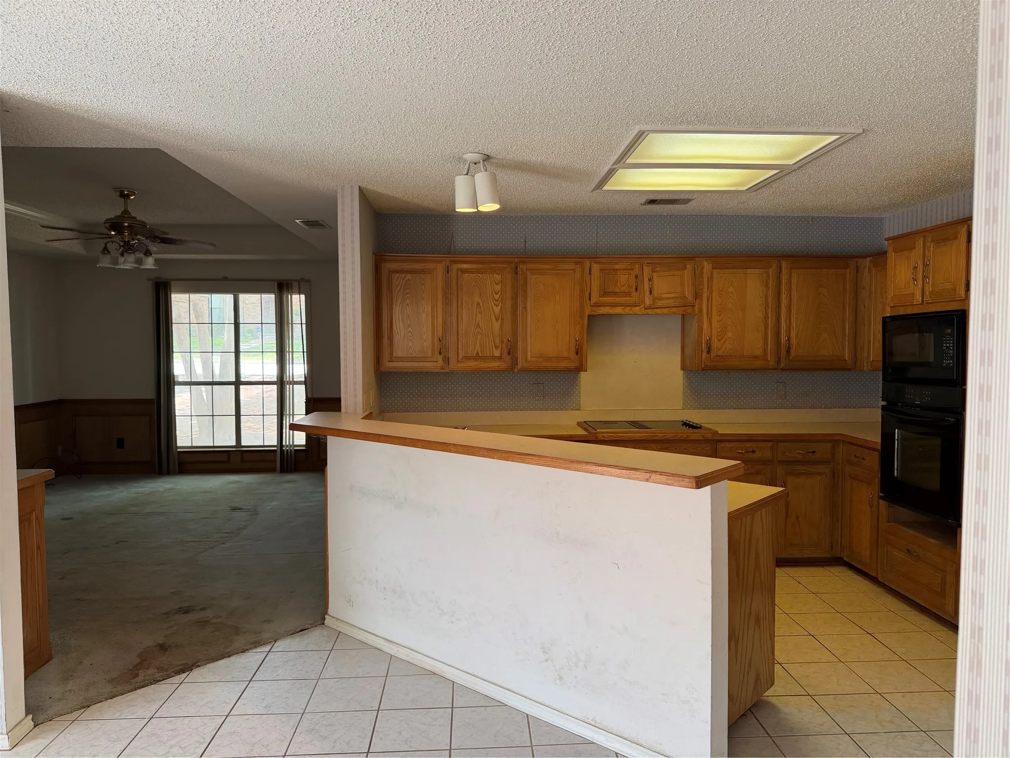Single Family Residence For Sale in Dallas County , 1307 Sequoia Drive, Grand Prairie, Texas 75052, 4 Bedroom, 2 Bathroom, 2 Garage spaces, 2,101 Sqft, built in 1988, mls#21356762, Real Estate Agent in Grand Prairie, Homes For Sale in Dallas county, Homes For Sale in Grand Prairie, Realtor in Grand Prairie Texas, Real Estate Brokerage Independent Realty Texas, Luminita Cordes Realtor