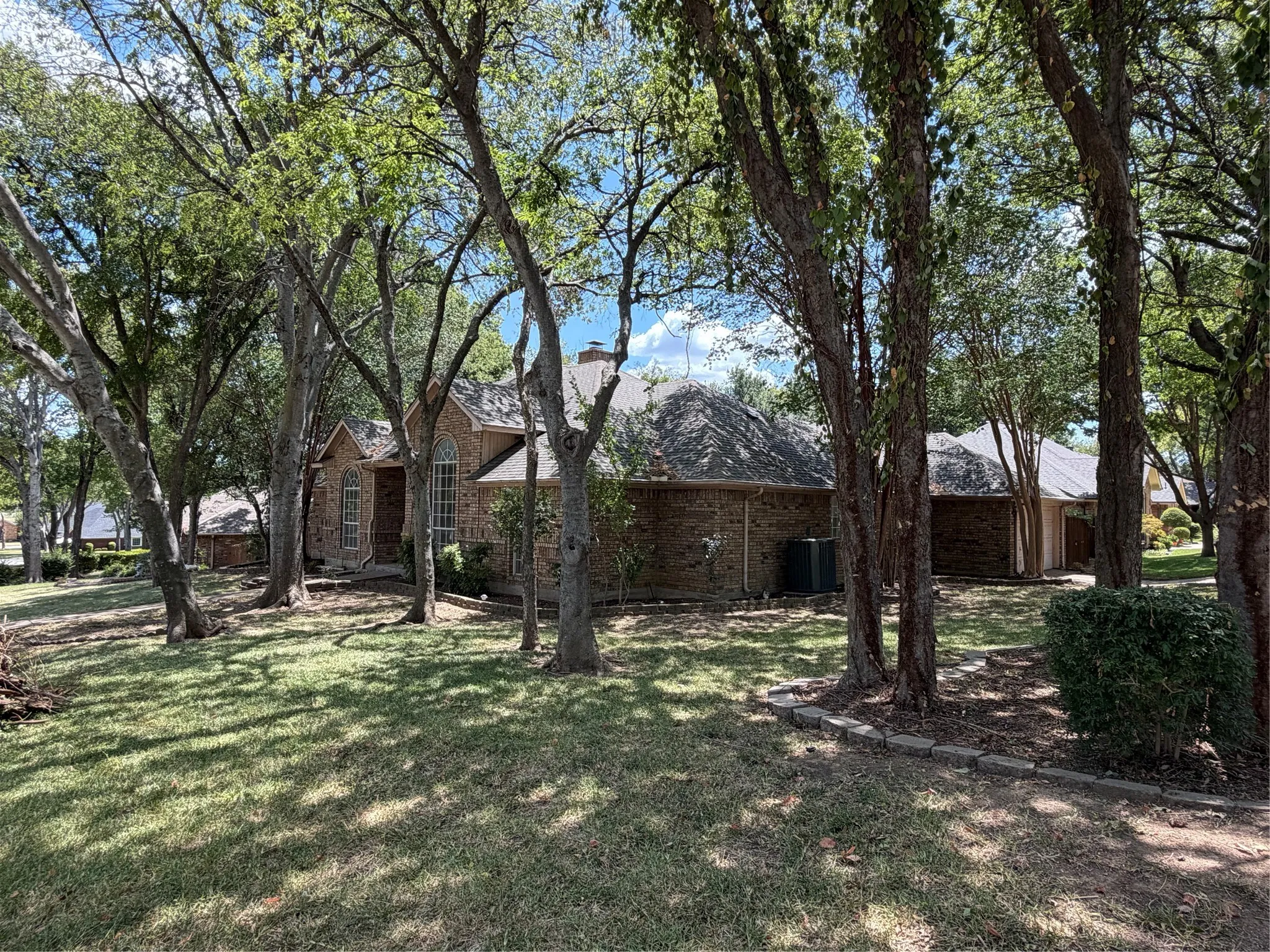 Single Family Residence For Sale in Dallas County , 1307 Sequoia Drive, Grand Prairie, Texas 75052, 4 Bedroom, 2 Bathroom, 2 Garage spaces, 2,101 Sqft, built in 1988, mls#21356762, Real Estate Agent in Grand Prairie, Homes For Sale in Dallas county, Homes For Sale in Grand Prairie, Realtor in Grand Prairie Texas, Real Estate Brokerage Independent Realty Texas, Luminita Cordes Realtor