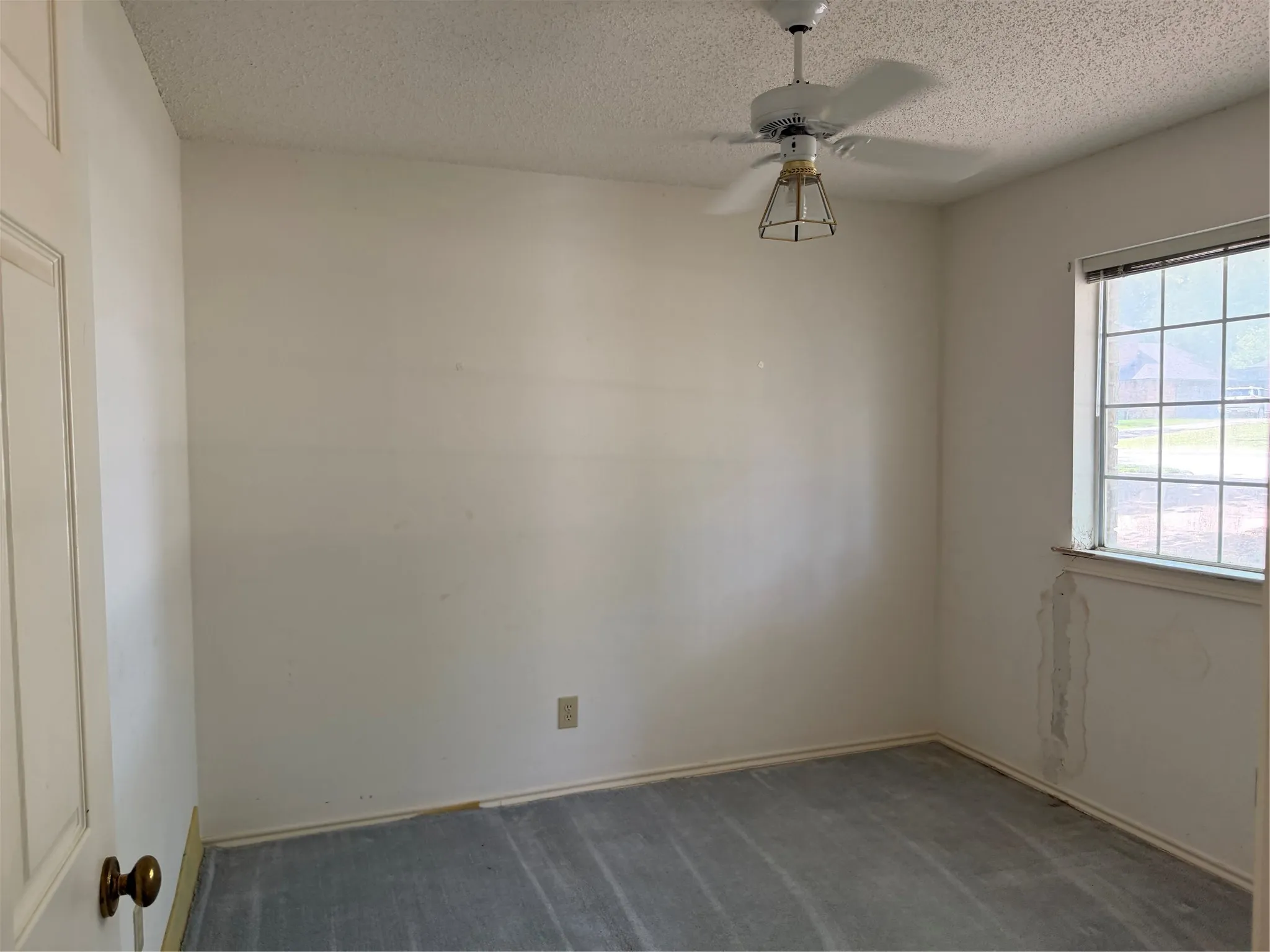 Single Family Residence For Sale in Dallas County , 1307 Sequoia Drive, Grand Prairie, Texas 75052, 4 Bedroom, 2 Bathroom, 2 Garage spaces, 2,101 Sqft, built in 1988, mls#21356762, Real Estate Agent in Grand Prairie, Homes For Sale in Dallas county, Homes For Sale in Grand Prairie, Realtor in Grand Prairie Texas, Real Estate Brokerage Independent Realty Texas, Luminita Cordes Realtor