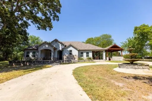Single Family Residence For Sale in Hunt County , 7320 County Road 3512, Quinlan, Texas 75474, 3 Bedroom, 3 Bathroom, 2 Garage spaces, 2,038 Sqft, built in 2020, Price $475,000, mls#21356647, Real Estate Agent in Quinlan, Homes For Sale in Hunt county, Homes For Sale in Quinlan, Realtor in Quinlan Texas, Real Estate Brokerage Independent Realty Texas, Luminita Cordes Realtor