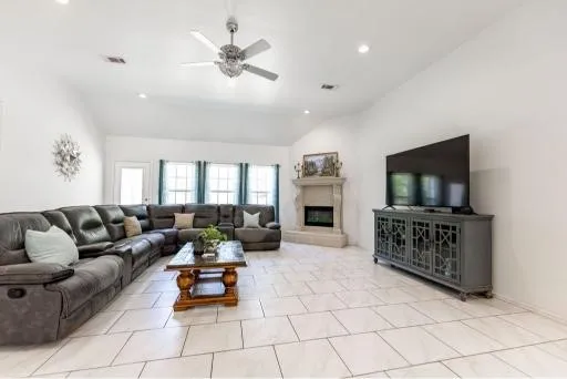 Single Family Residence For Sale in Hunt County , 7320 County Road 3512, Quinlan, Texas 75474, 3 Bedroom, 3 Bathroom, 2 Garage spaces, 2,038 Sqft, built in 2020, Price $475,000, mls#21356647, Real Estate Agent in Quinlan, Homes For Sale in Hunt county, Homes For Sale in Quinlan, Realtor in Quinlan Texas, Real Estate Brokerage Independent Realty Texas, Luminita Cordes Realtor