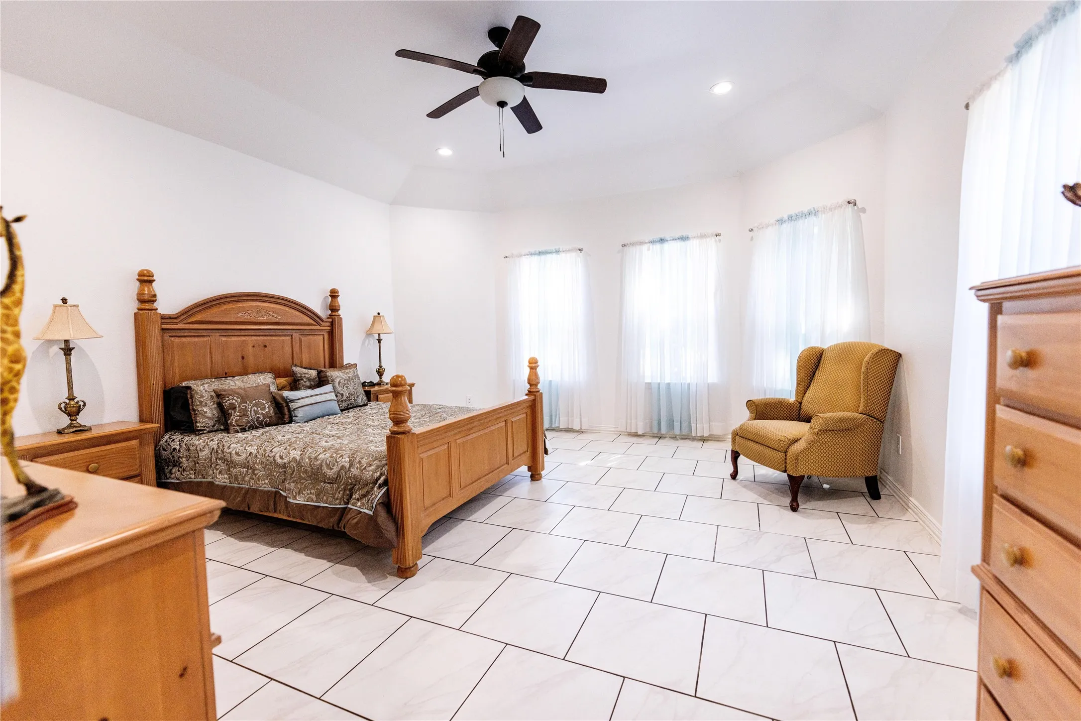 Single Family Residence For Sale in Hunt County , 7320 County Road 3512, Quinlan, Texas 75474, 3 Bedroom, 3 Bathroom, 2 Garage spaces, 2,038 Sqft, built in 2020, Price $475,000, mls#21356647, Real Estate Agent in Quinlan, Homes For Sale in Hunt county, Homes For Sale in Quinlan, Realtor in Quinlan Texas, Real Estate Brokerage Independent Realty Texas, Luminita Cordes Realtor