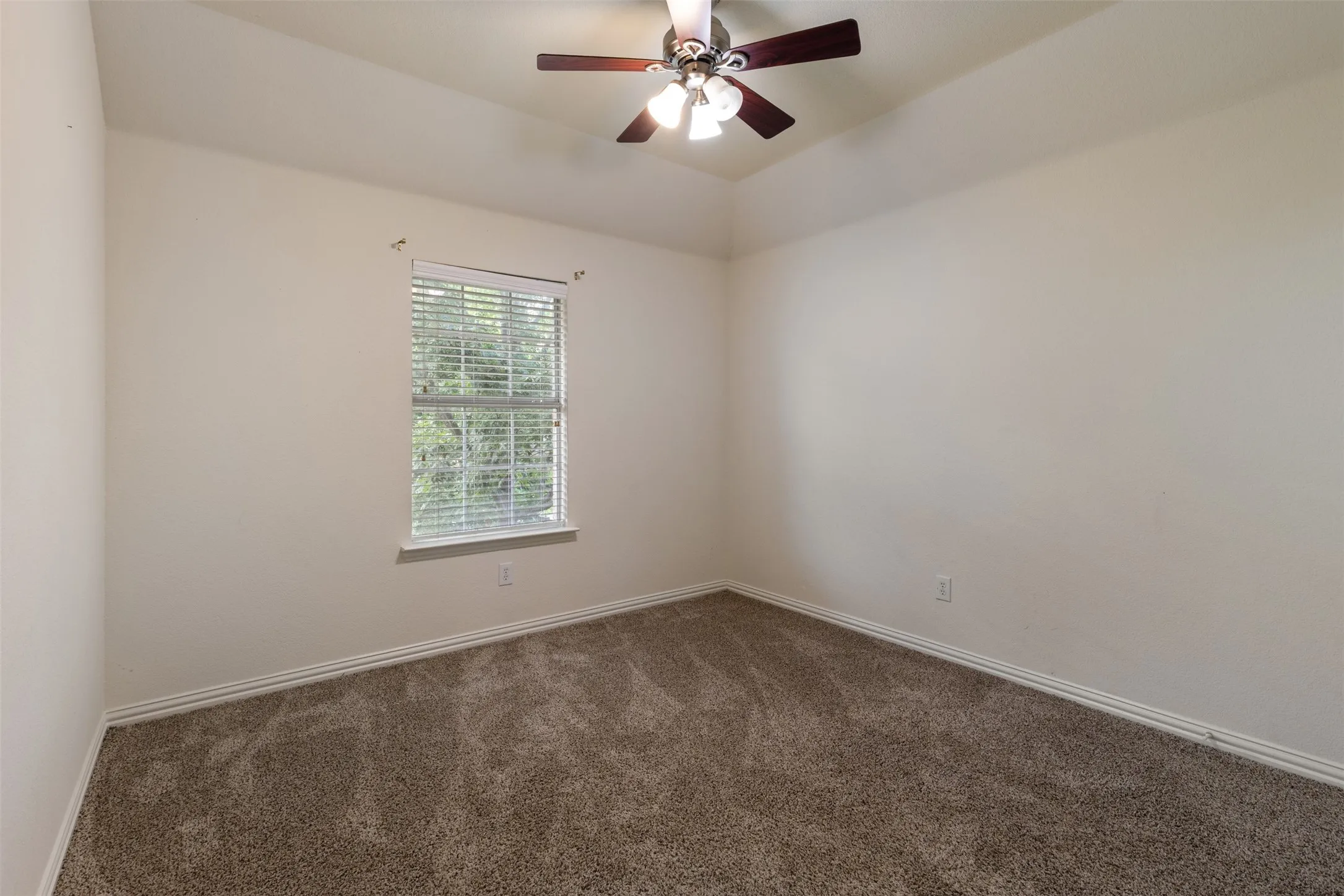 Single Family Residence For Rent in Dallas County , 4409 Mitchell Lane, Rowlett, Texas 75088, 5 Bedroom, 4 Bathroom, 3 Garage spaces, 3,380 Sqft, built in 2002, mls#21356783, Real Estate Agent in Rowlett, Homes For Rent in Dallas county, Homes For Rent in Rowlett, Realtor in Rowlett Texas, Real Estate Brokerage Independent Realty Texas, Luminita Cordes Realtor