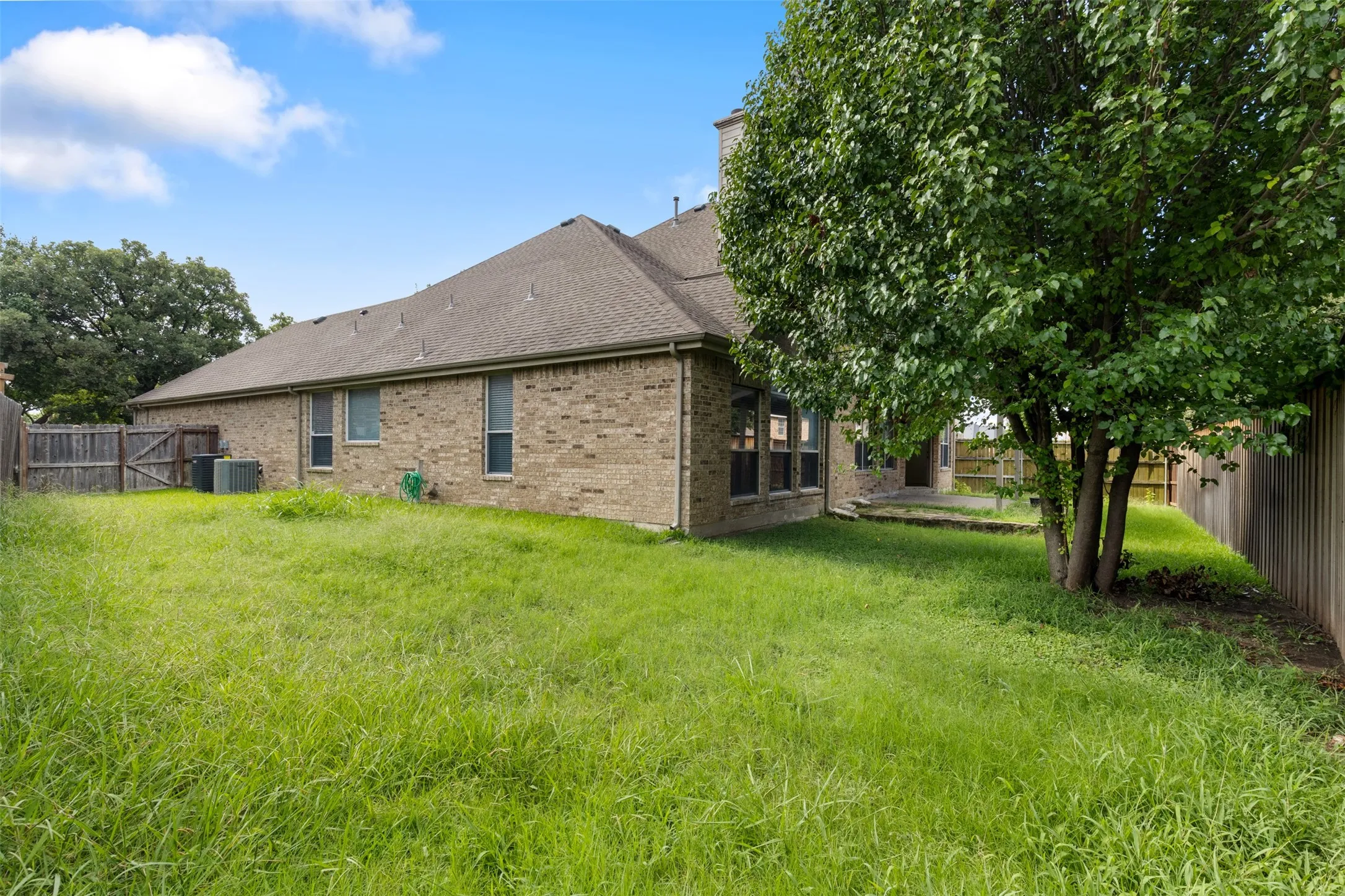 Single Family Residence For Rent in Dallas County , 4409 Mitchell Lane, Rowlett, Texas 75088, 5 Bedroom, 4 Bathroom, 3 Garage spaces, 3,380 Sqft, built in 2002, mls#21356783, Real Estate Agent in Rowlett, Homes For Rent in Dallas county, Homes For Rent in Rowlett, Realtor in Rowlett Texas, Real Estate Brokerage Independent Realty Texas, Luminita Cordes Realtor
