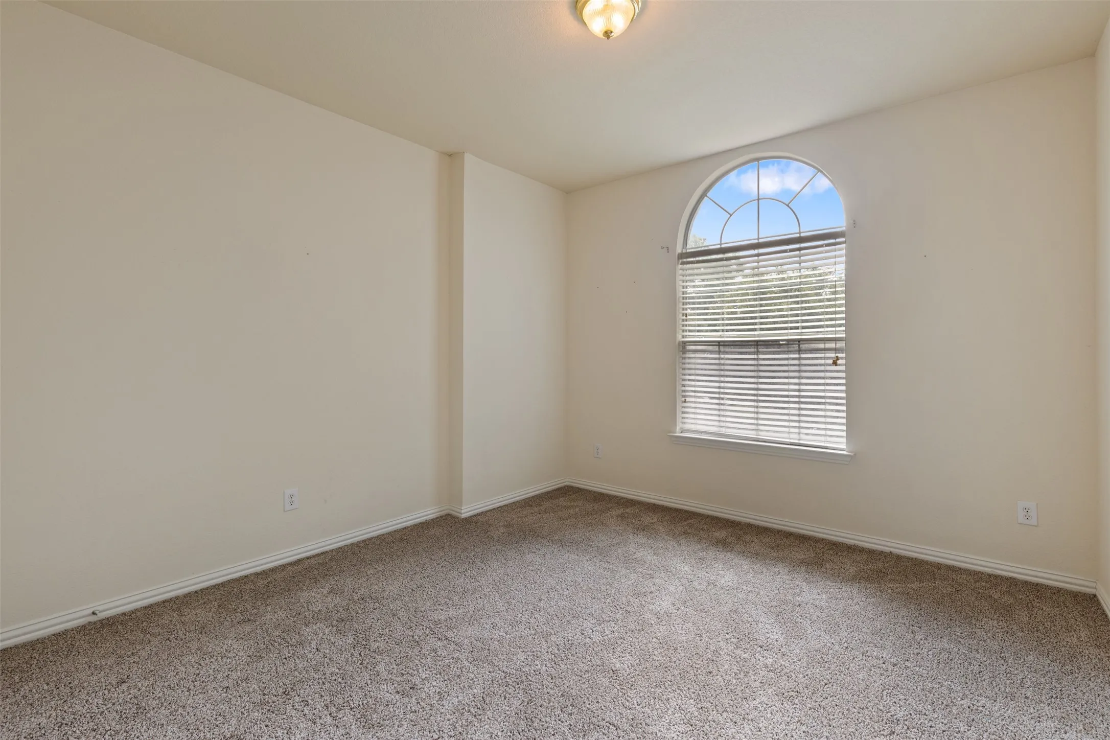 Single Family Residence For Rent in Dallas County , 4409 Mitchell Lane, Rowlett, Texas 75088, 5 Bedroom, 4 Bathroom, 3 Garage spaces, 3,380 Sqft, built in 2002, mls#21356783, Real Estate Agent in Rowlett, Homes For Rent in Dallas county, Homes For Rent in Rowlett, Realtor in Rowlett Texas, Real Estate Brokerage Independent Realty Texas, Luminita Cordes Realtor
