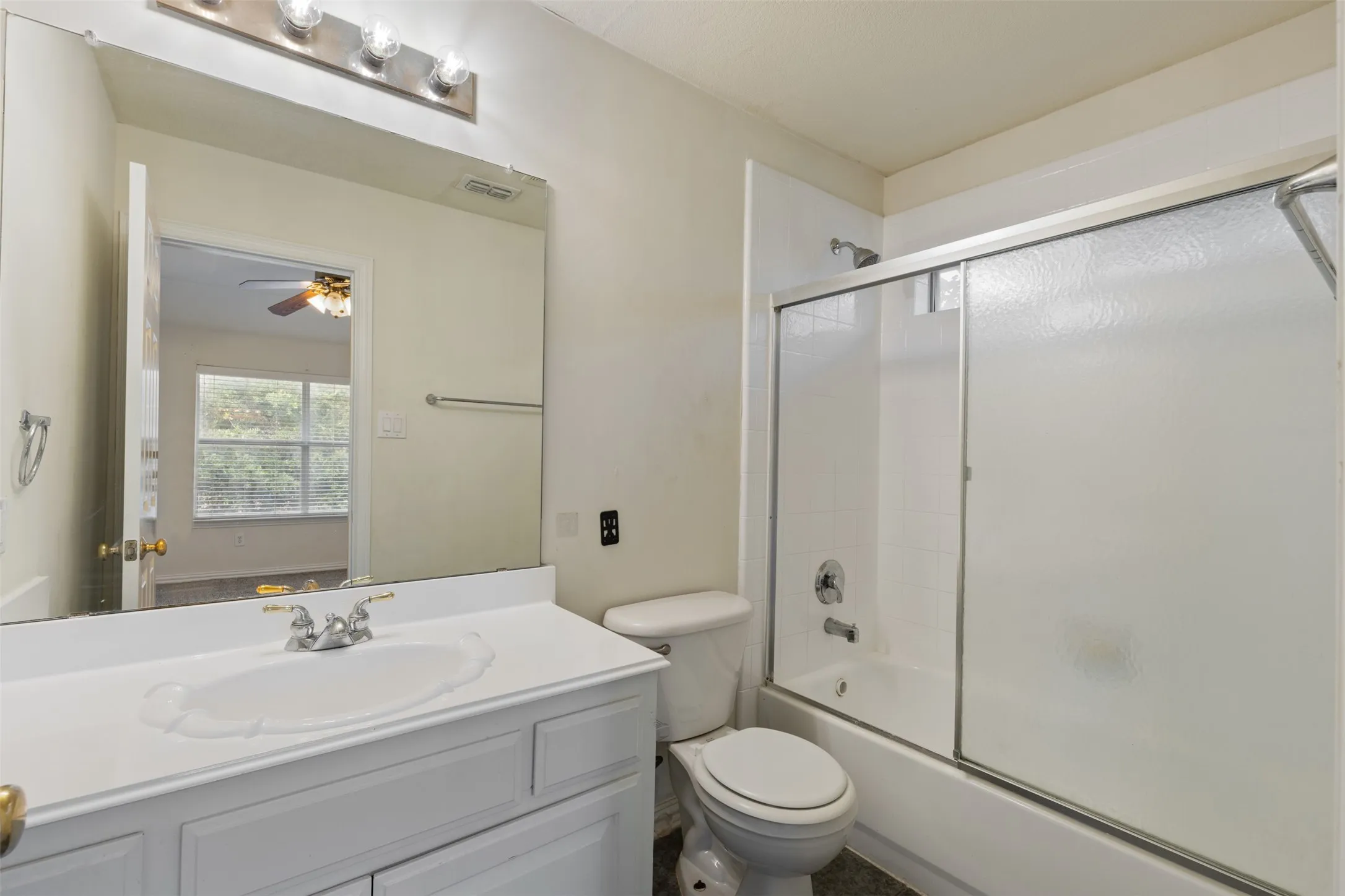 Single Family Residence For Rent in Dallas County , 4409 Mitchell Lane, Rowlett, Texas 75088, 5 Bedroom, 4 Bathroom, 3 Garage spaces, 3,380 Sqft, built in 2002, mls#21356783, Real Estate Agent in Rowlett, Homes For Rent in Dallas county, Homes For Rent in Rowlett, Realtor in Rowlett Texas, Real Estate Brokerage Independent Realty Texas, Luminita Cordes Realtor
