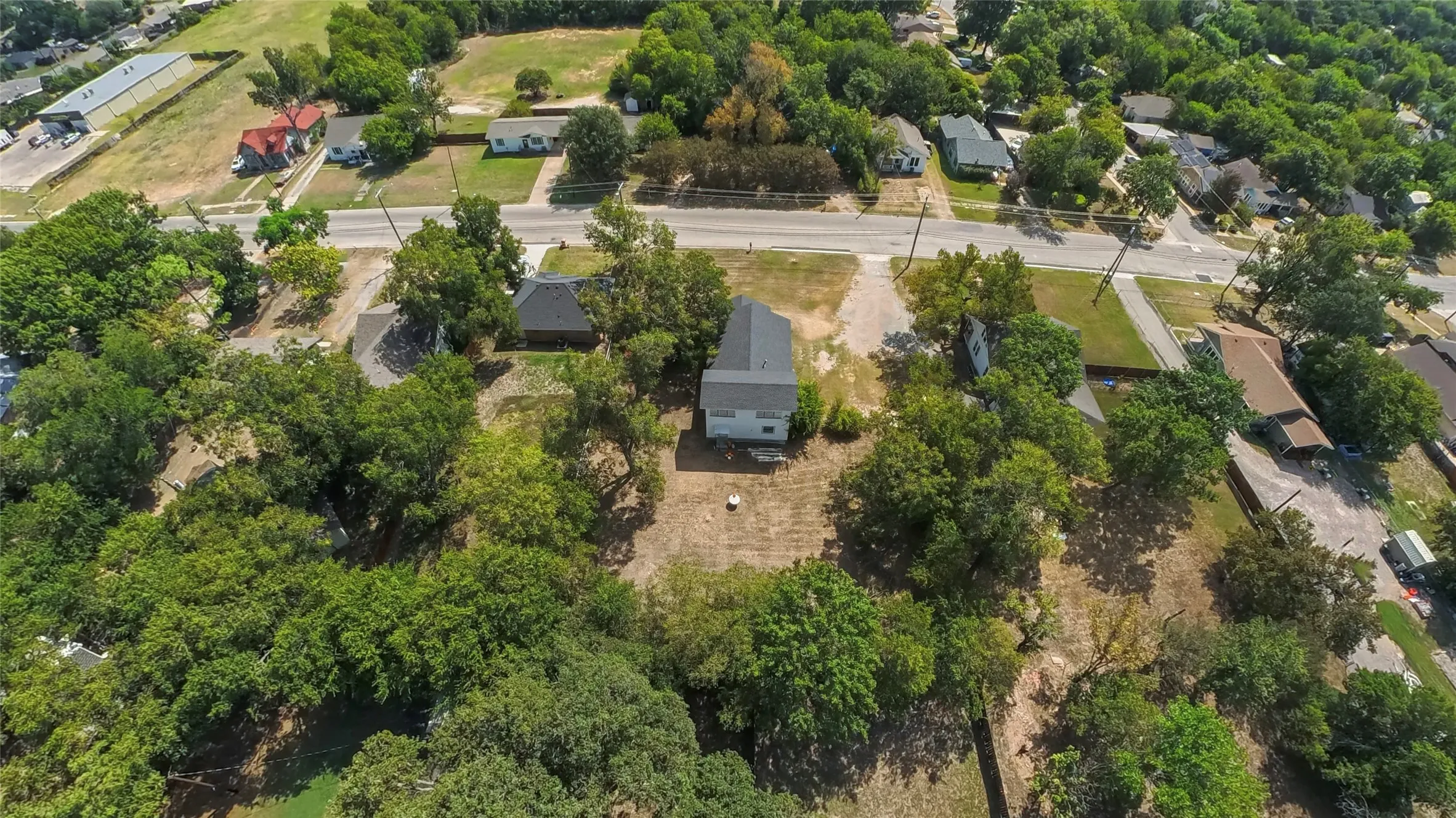Single Family Residence For Sale in Navarro County , 2200 N Beaton Street, Corsicana, Texas 75110, 4 Bedroom, 3 Bathroom, Garage spaces, 1,856 Sqft, built in 1900, mls#21356787, Real Estate Agent in Corsicana, Homes For Sale in Navarro county, Homes For Sale in Corsicana, Realtor in Corsicana Texas, Real Estate Brokerage Independent Realty Texas, Luminita Cordes Realtor
