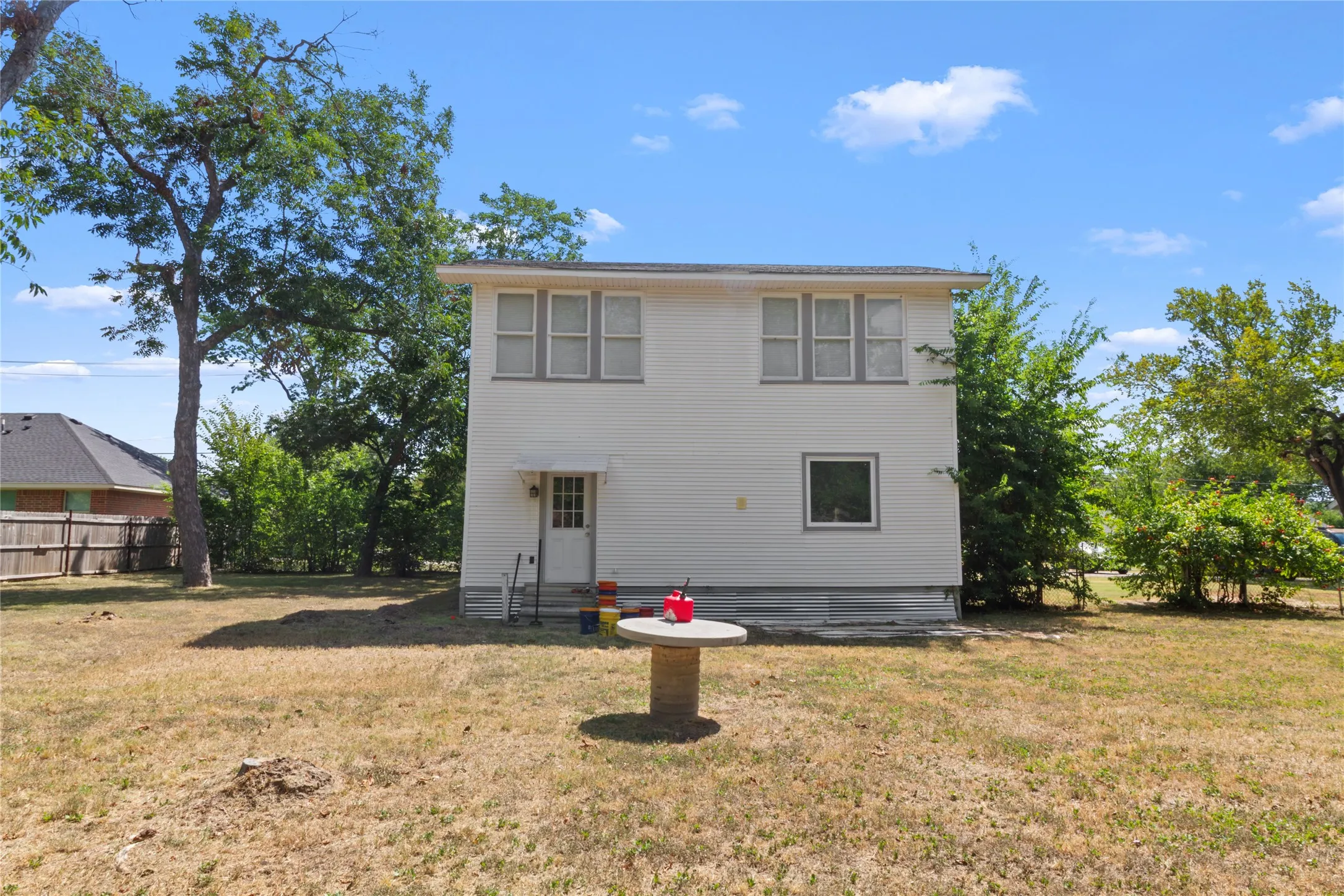 Single Family Residence For Sale in Navarro County , 2200 N Beaton Street, Corsicana, Texas 75110, 4 Bedroom, 3 Bathroom, Garage spaces, 1,856 Sqft, built in 1900, mls#21356787, Real Estate Agent in Corsicana, Homes For Sale in Navarro county, Homes For Sale in Corsicana, Realtor in Corsicana Texas, Real Estate Brokerage Independent Realty Texas, Luminita Cordes Realtor
