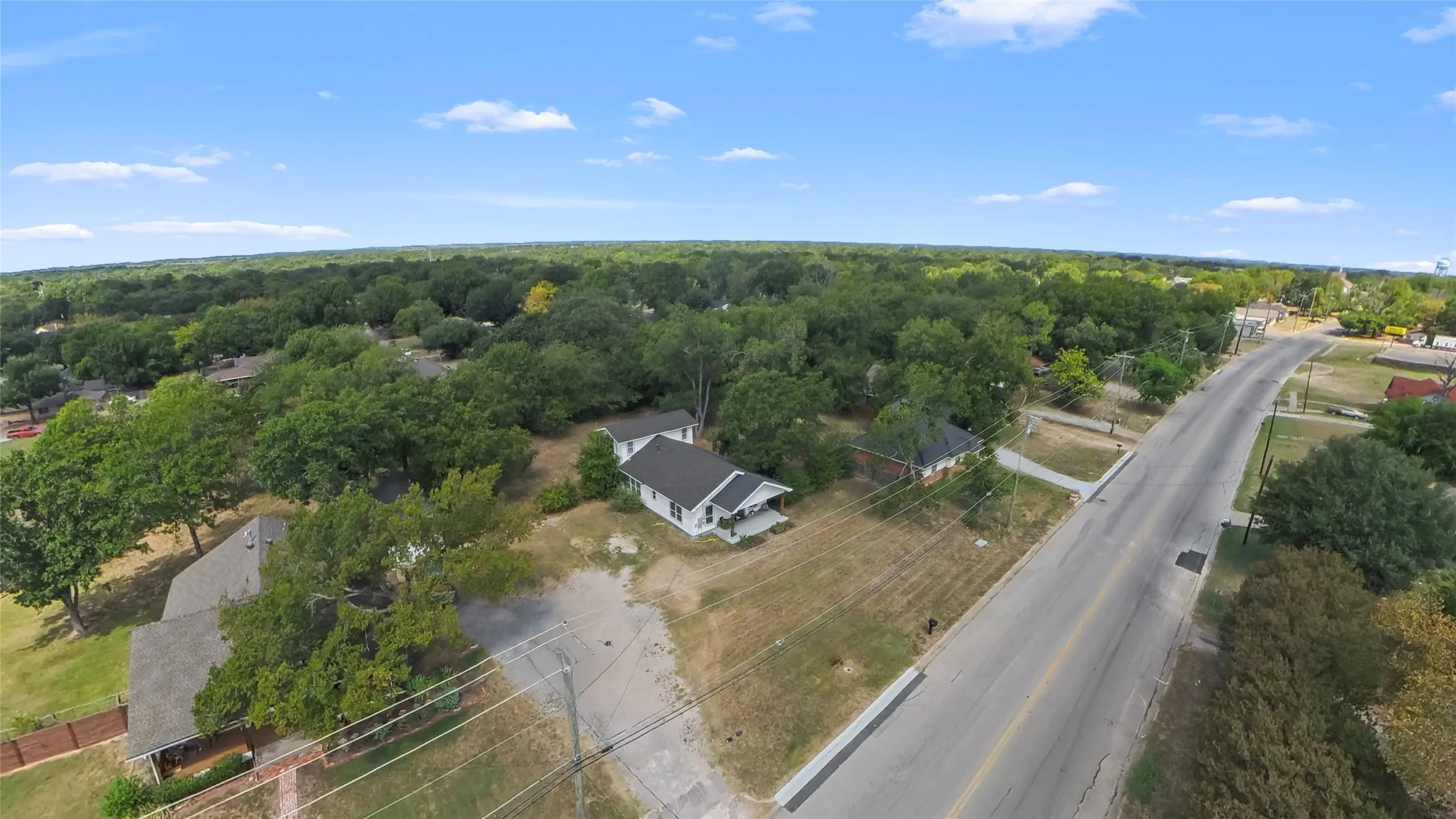 Single Family Residence For Sale in Navarro County , 2200 N Beaton Street, Corsicana, Texas 75110, 4 Bedroom, 3 Bathroom, Garage spaces, 1,856 Sqft, built in 1900, mls#21356787, Real Estate Agent in Corsicana, Homes For Sale in Navarro county, Homes For Sale in Corsicana, Realtor in Corsicana Texas, Real Estate Brokerage Independent Realty Texas, Luminita Cordes Realtor