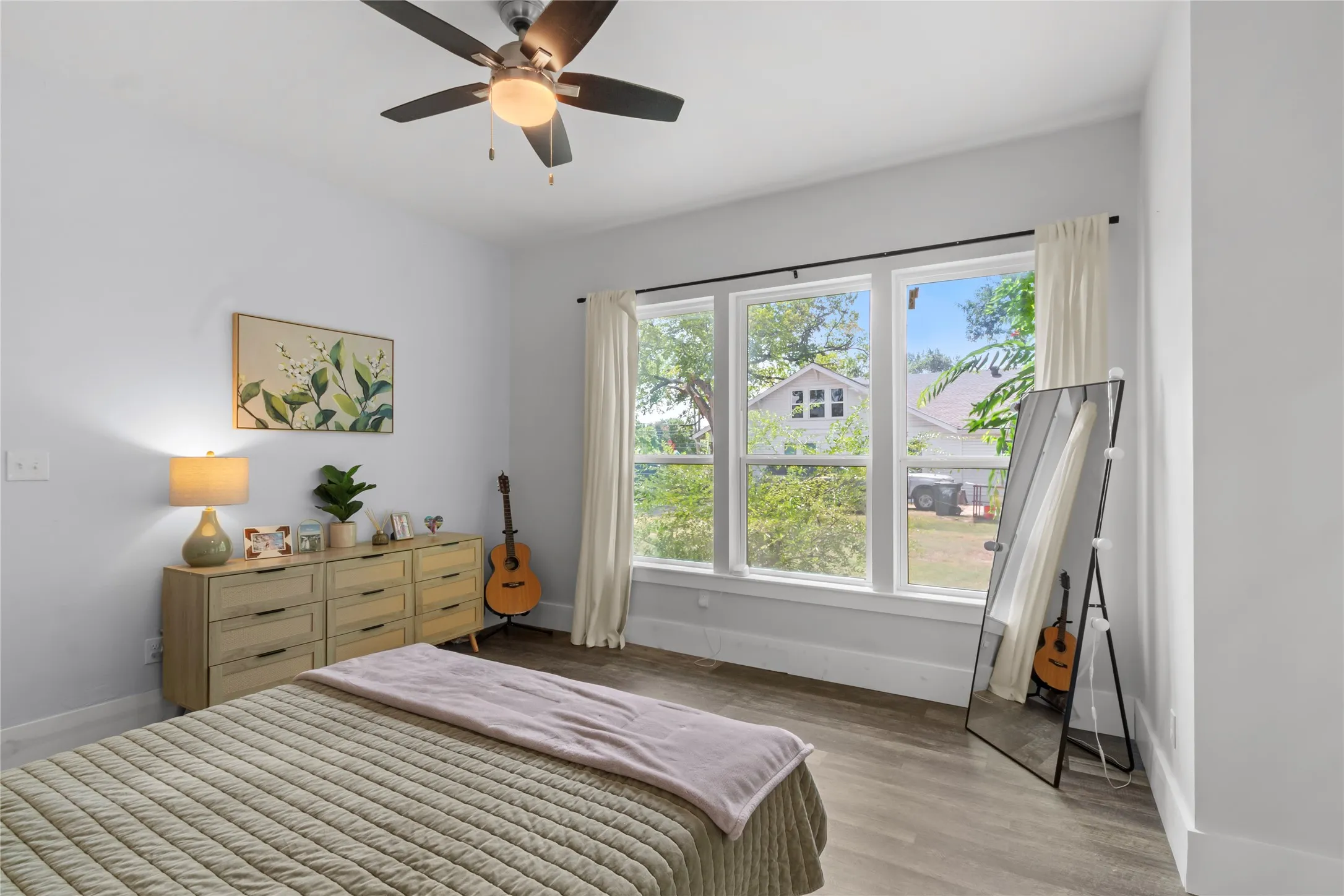 Single Family Residence For Sale in Navarro County , 2200 N Beaton Street, Corsicana, Texas 75110, 4 Bedroom, 3 Bathroom, Garage spaces, 1,856 Sqft, built in 1900, mls#21356787, Real Estate Agent in Corsicana, Homes For Sale in Navarro county, Homes For Sale in Corsicana, Realtor in Corsicana Texas, Real Estate Brokerage Independent Realty Texas, Luminita Cordes Realtor