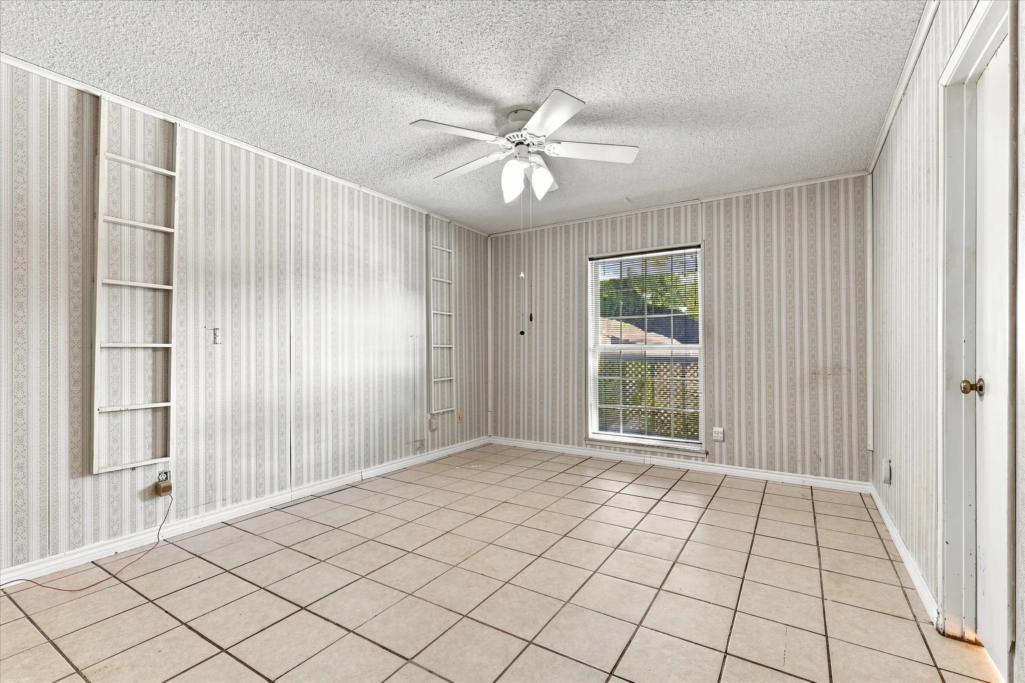 Single Family Residence For Sale in Dallas County , 6305 Magnolia Lane, Rowlett, Texas 75089, 3 Bedroom, 2 Bathroom, Garage spaces, 1,594 Sqft, built in 1972, mls#21355480, Real Estate Agent in Rowlett, Homes For Sale in Dallas county, Homes For Sale in Rowlett, Realtor in Rowlett Texas, Real Estate Brokerage Independent Realty Texas, Luminita Cordes Realtor