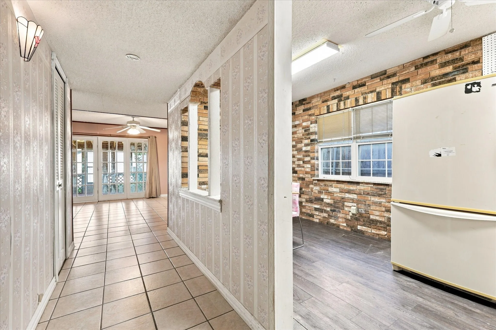 Single Family Residence For Sale in Dallas County , 6305 Magnolia Lane, Rowlett, Texas 75089, 3 Bedroom, 2 Bathroom, Garage spaces, 1,594 Sqft, built in 1972, mls#21355480, Real Estate Agent in Rowlett, Homes For Sale in Dallas county, Homes For Sale in Rowlett, Realtor in Rowlett Texas, Real Estate Brokerage Independent Realty Texas, Luminita Cordes Realtor