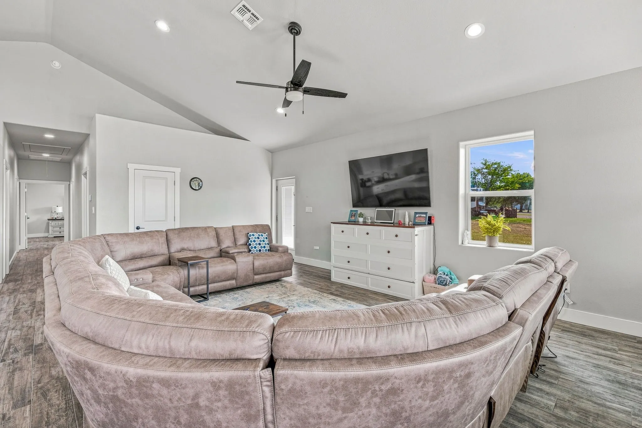 Single Family Residence For Sale in Stephens County , 17995 Pr 3004, Graham, Texas 76450, 3 Bedroom, 2 Bathroom, Garage spaces, 1,800 Sqft, built in 2022, Price $599,000, mls#21354779, Real Estate Agent in Graham, Homes For Sale in Stephens county, Homes For Sale in Graham, Realtor in Graham Texas, Real Estate Brokerage Independent Realty Texas, Luminita Cordes Realtor