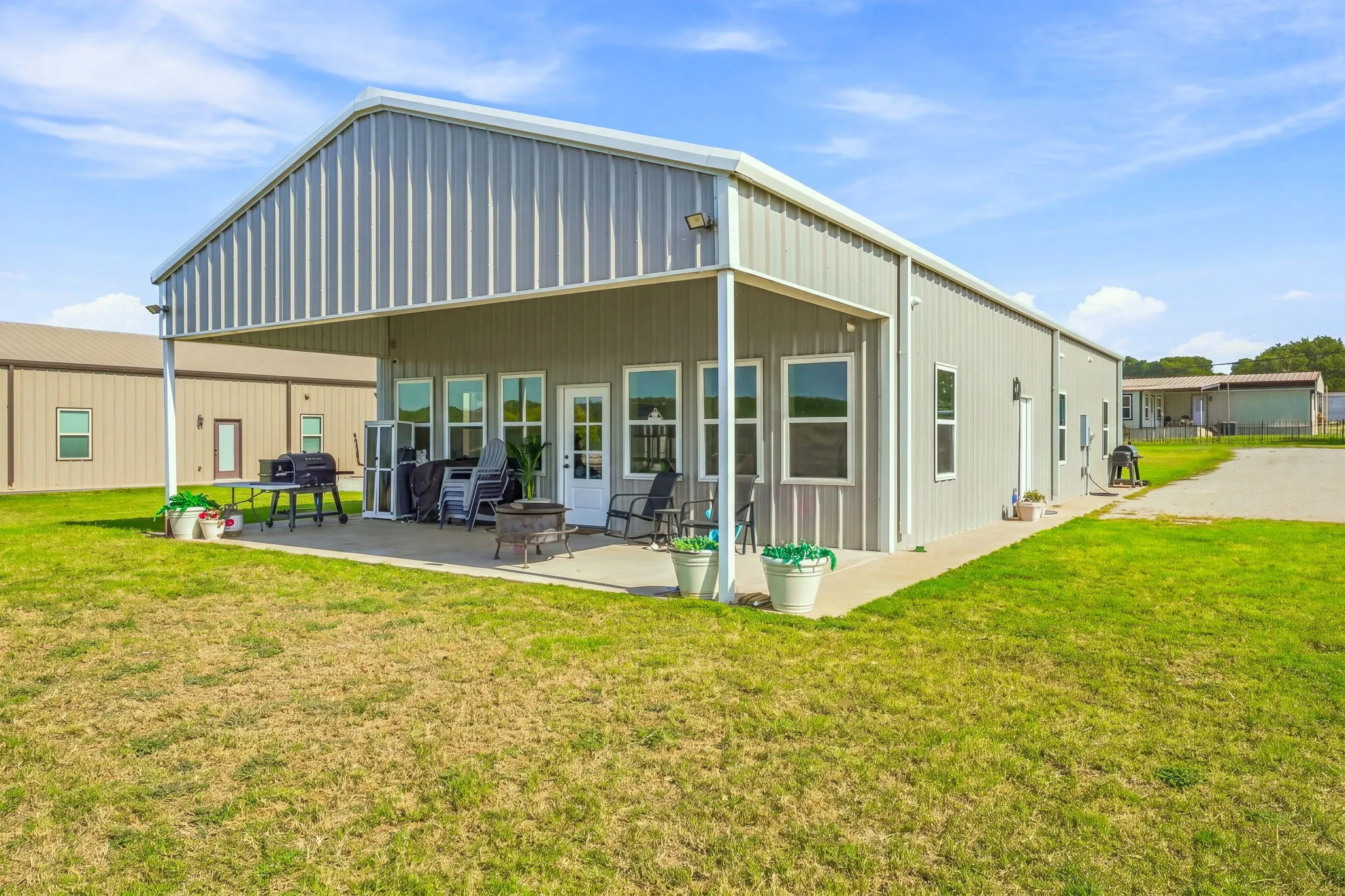 Single Family Residence For Sale in Stephens County , 17995 Pr 3004, Graham, Texas 76450, 3 Bedroom, 2 Bathroom, Garage spaces, 1,800 Sqft, built in 2022, Price $599,000, mls#21354779, Real Estate Agent in Graham, Homes For Sale in Stephens county, Homes For Sale in Graham, Realtor in Graham Texas, Real Estate Brokerage Independent Realty Texas, Luminita Cordes Realtor