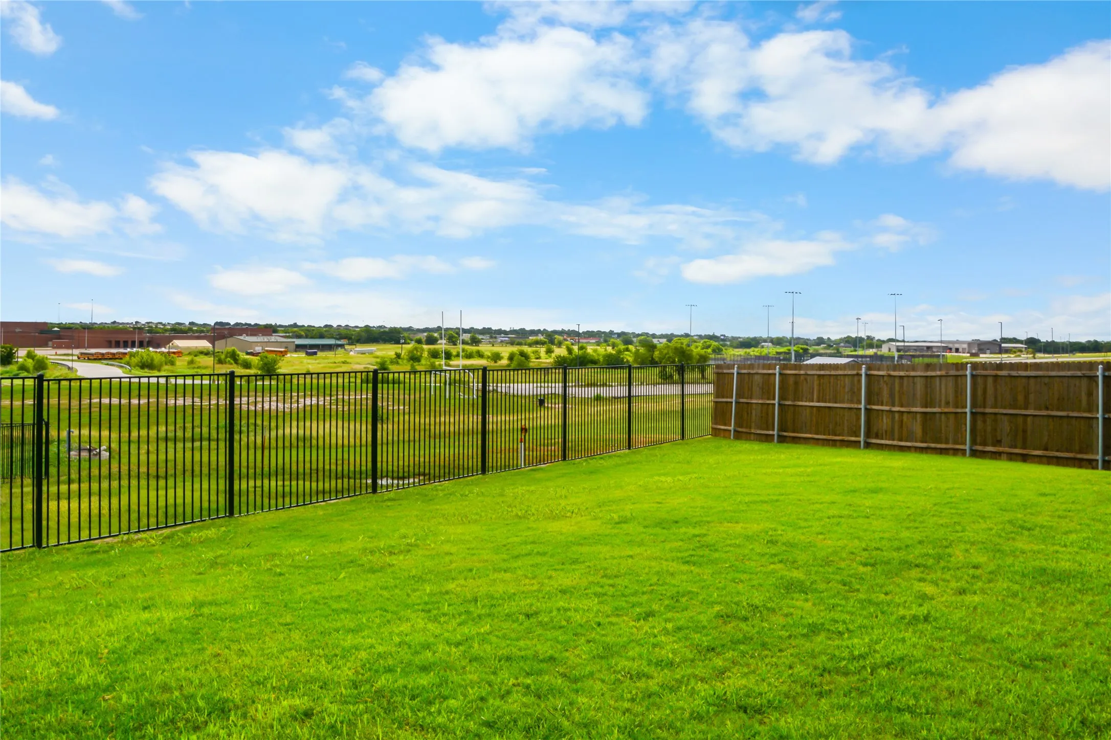 Single Family Residence For Sale in Johnson County , 808 Jaguar Ridge, Godley, Texas 76044, 3 Bedroom, 2 Bathroom, 2 Garage spaces, 1,492 Sqft, built in 2024, mls#21303828, Real Estate Agent in Godley, Homes For Sale in Johnson county, Homes For Sale in Godley, Realtor in Godley Texas, Real Estate Brokerage Independent Realty Texas, Luminita Cordes Realtor