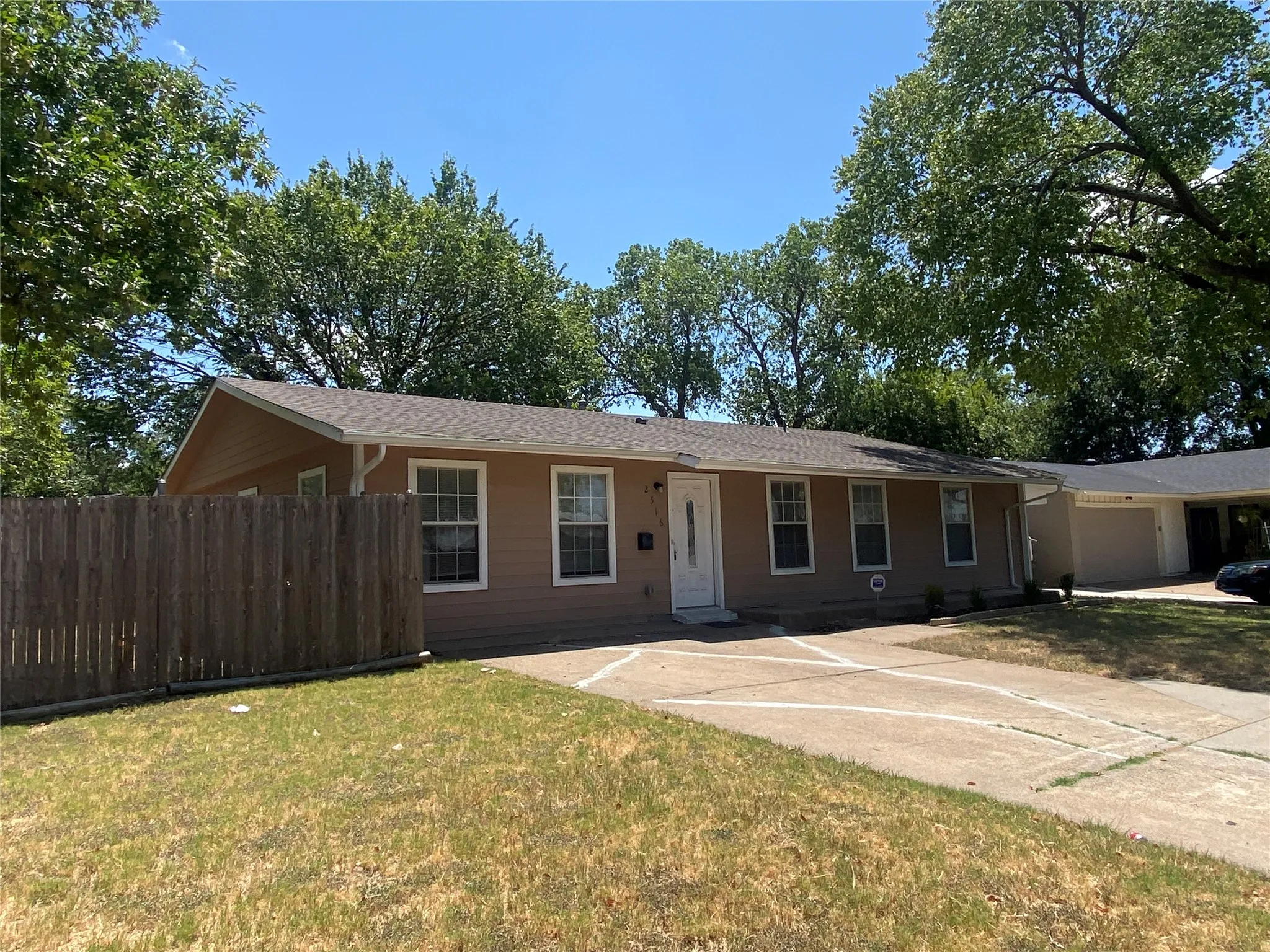 Single Family Residence For Rent in Dallas County , 2516 Trinity Street, Irving, Texas 75062, 3 Bedroom, 1 Bathroom, Garage spaces, 1,617 Sqft, built in 1964, mls#21356800, Real Estate Agent in Irving, Homes For Rent in Dallas county, Homes For Rent in Irving, Realtor in Irving Texas, Real Estate Brokerage Independent Realty Texas, Luminita Cordes Realtor