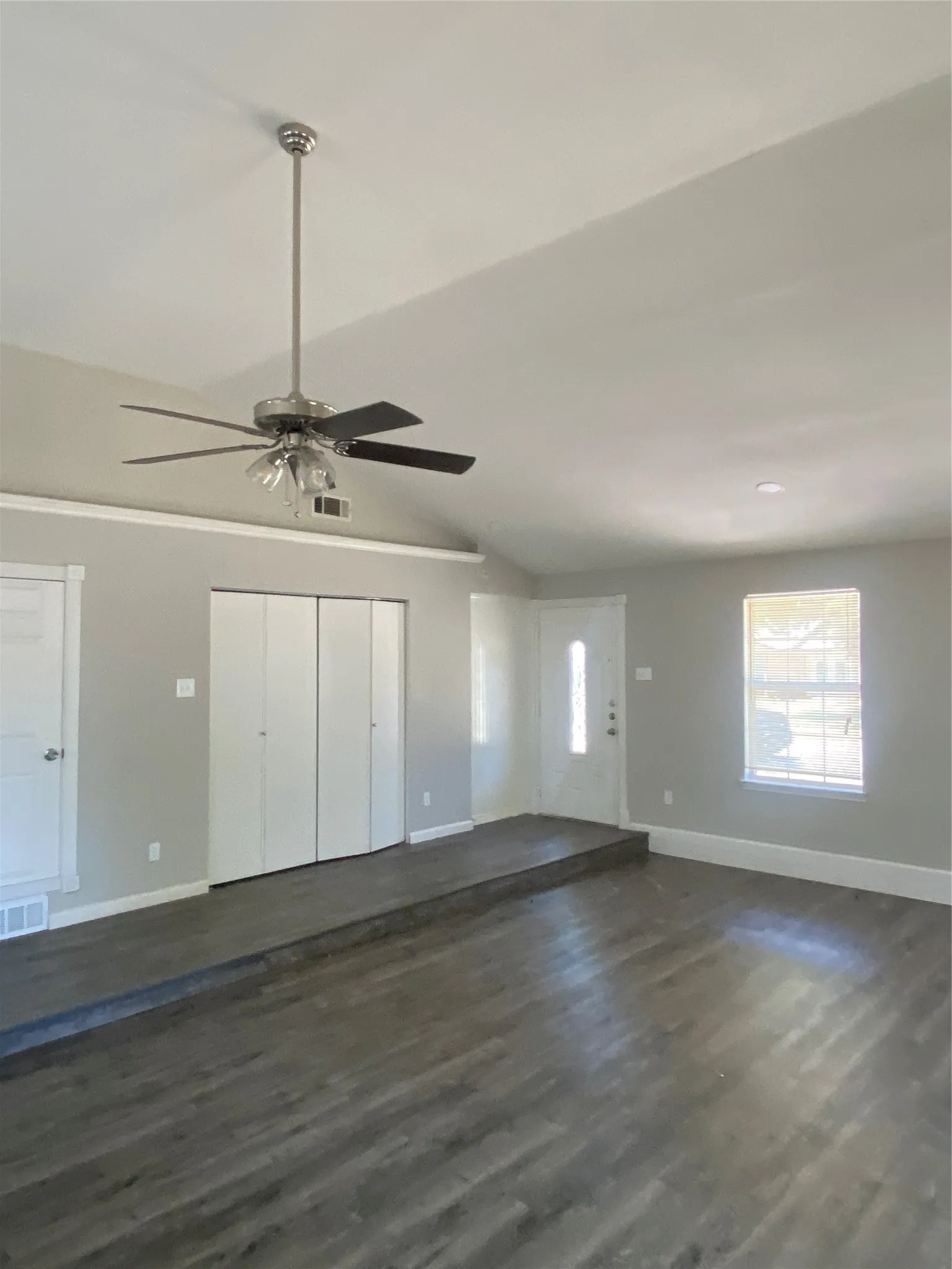 Single Family Residence For Rent in Dallas County , 2516 Trinity Street, Irving, Texas 75062, 3 Bedroom, 1 Bathroom, Garage spaces, 1,617 Sqft, built in 1964, mls#21356800, Real Estate Agent in Irving, Homes For Rent in Dallas county, Homes For Rent in Irving, Realtor in Irving Texas, Real Estate Brokerage Independent Realty Texas, Luminita Cordes Realtor