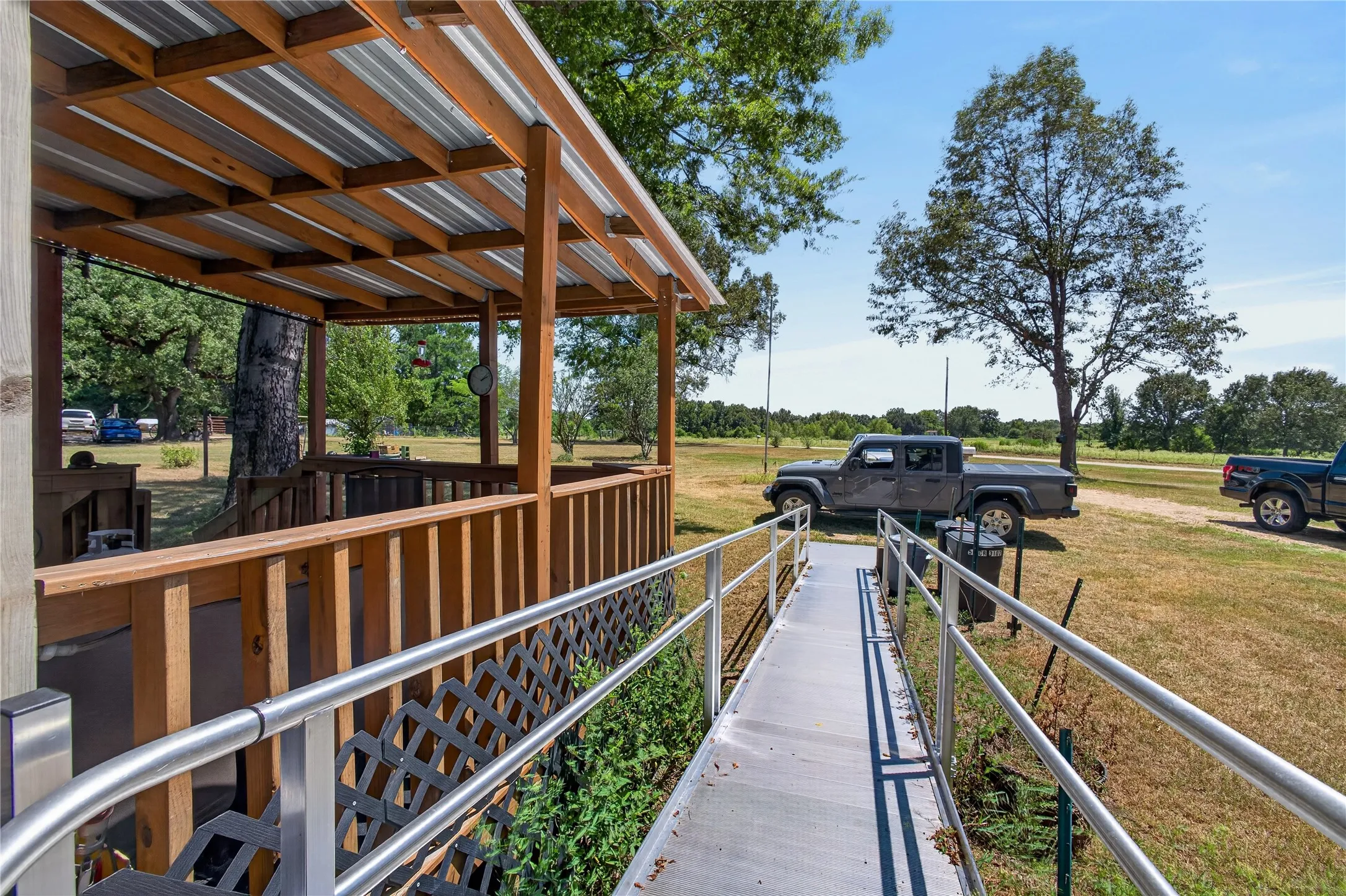 Manufactured Home For Sale in Bowie County , 350 County Road 3102, New Boston, Texas 75570, 3 Bedroom, 2 Bathroom, Garage spaces, 1,642 Sqft, built in 2002, mls#21355731, Real Estate Agent in New Boston, Homes For Sale in Bowie county, Homes For Sale in New Boston, Realtor in New Boston Texas, Real Estate Brokerage Independent Realty Texas, Luminita Cordes Realtor