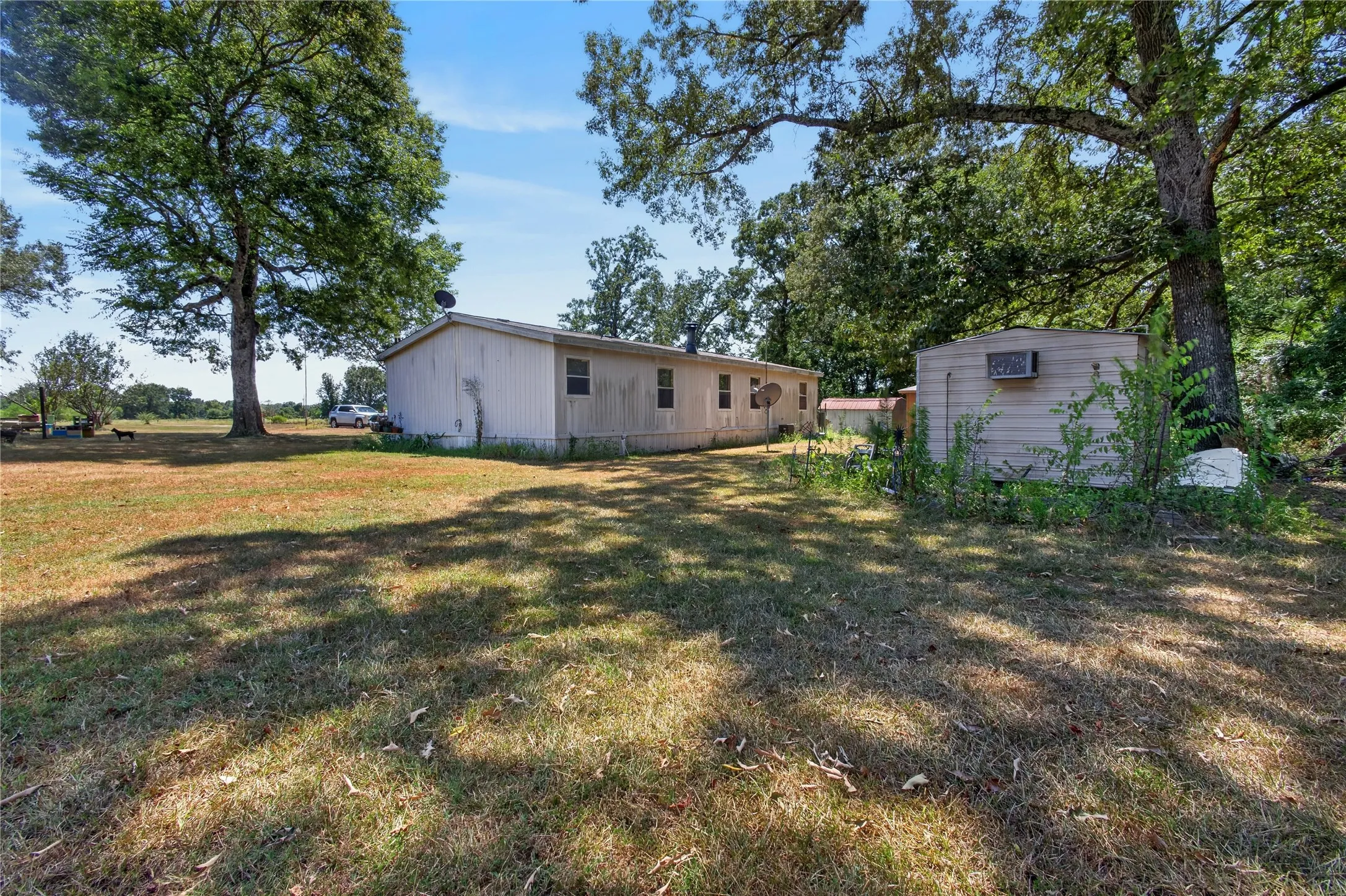 Manufactured Home For Sale in Bowie County , 350 County Road 3102, New Boston, Texas 75570, 3 Bedroom, 2 Bathroom, Garage spaces, 1,642 Sqft, built in 2002, mls#21355731, Real Estate Agent in New Boston, Homes For Sale in Bowie county, Homes For Sale in New Boston, Realtor in New Boston Texas, Real Estate Brokerage Independent Realty Texas, Luminita Cordes Realtor