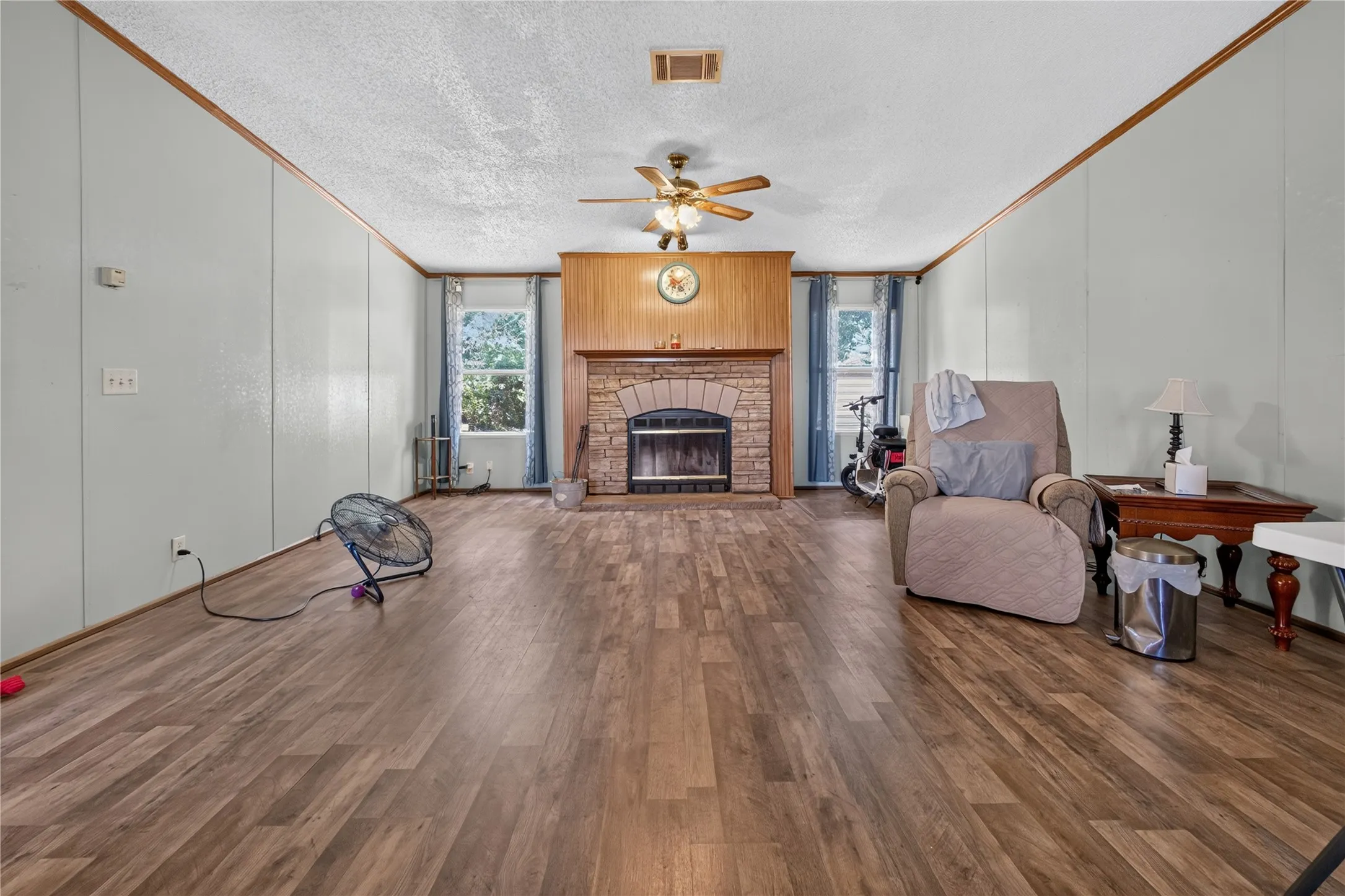 Manufactured Home For Sale in Bowie County , 350 County Road 3102, New Boston, Texas 75570, 3 Bedroom, 2 Bathroom, Garage spaces, 1,642 Sqft, built in 2002, mls#21355731, Real Estate Agent in New Boston, Homes For Sale in Bowie county, Homes For Sale in New Boston, Realtor in New Boston Texas, Real Estate Brokerage Independent Realty Texas, Luminita Cordes Realtor