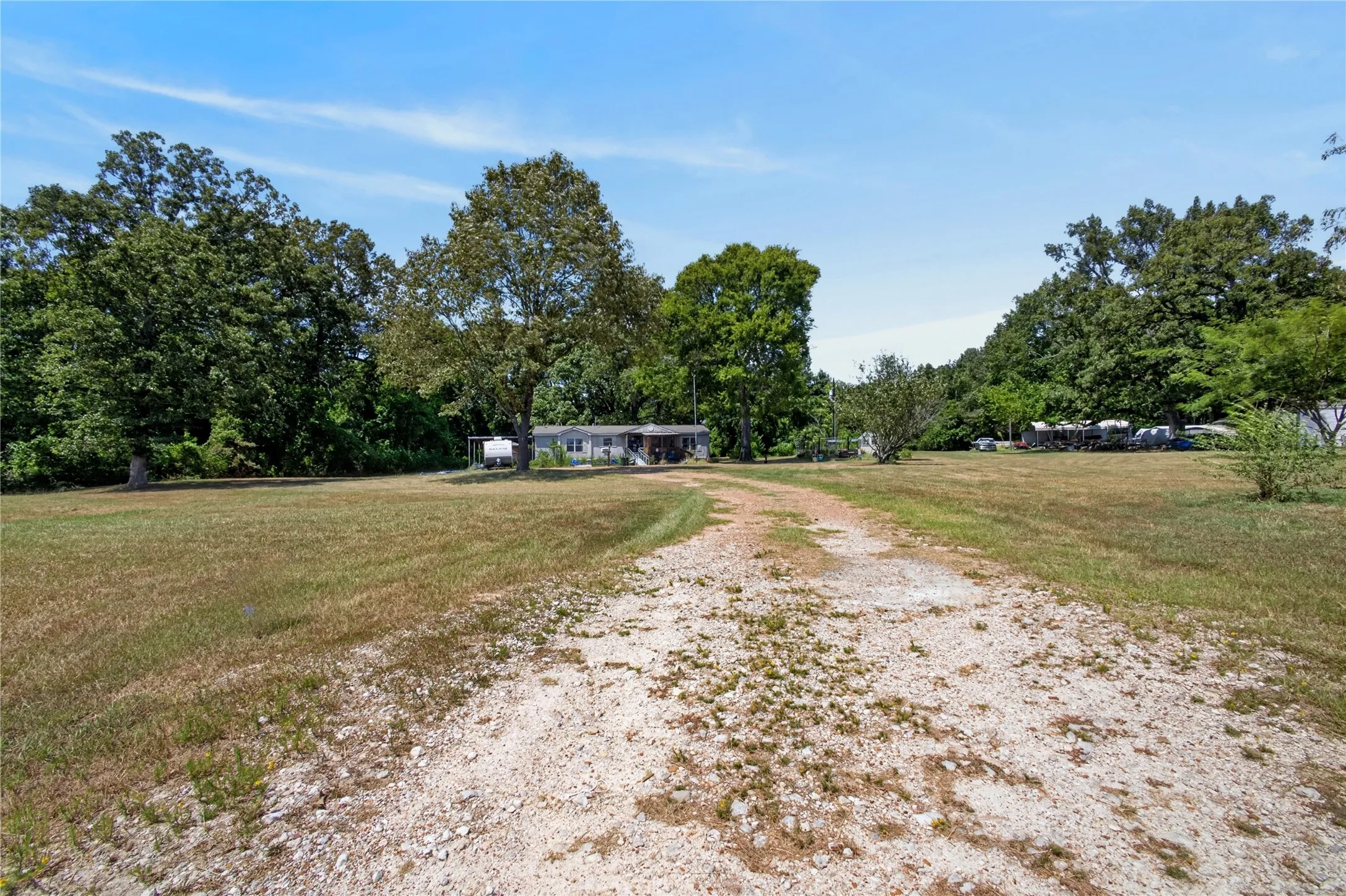 Manufactured Home For Sale in Bowie County , 350 County Road 3102, New Boston, Texas 75570, 3 Bedroom, 2 Bathroom, Garage spaces, 1,642 Sqft, built in 2002, mls#21355731, Real Estate Agent in New Boston, Homes For Sale in Bowie county, Homes For Sale in New Boston, Realtor in New Boston Texas, Real Estate Brokerage Independent Realty Texas, Luminita Cordes Realtor