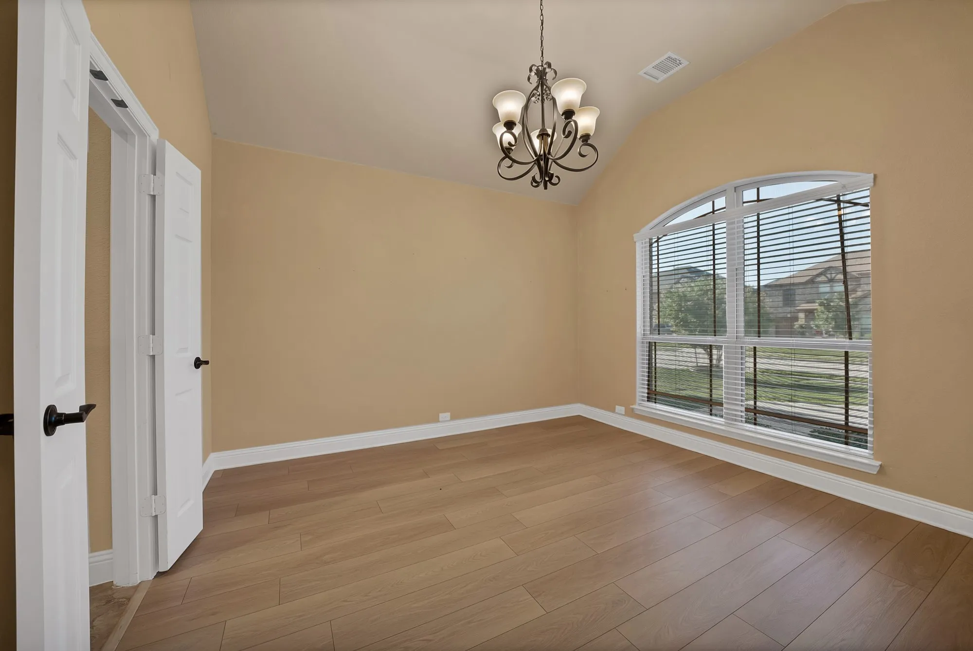 Single Family Residence For Sale in Tarrant County , 2662 La Jolla Boulevard, Grand Prairie, Texas 75054, 4 Bedroom, 3 Bathroom, 2 Garage spaces, 3,598 Sqft, built in 2020, mls#21354282, Real Estate Agent in Grand Prairie, Homes For Sale in Tarrant county, Homes For Sale in Grand Prairie, Realtor in Grand Prairie Texas, Real Estate Brokerage Independent Realty Texas, Luminita Cordes Realtor