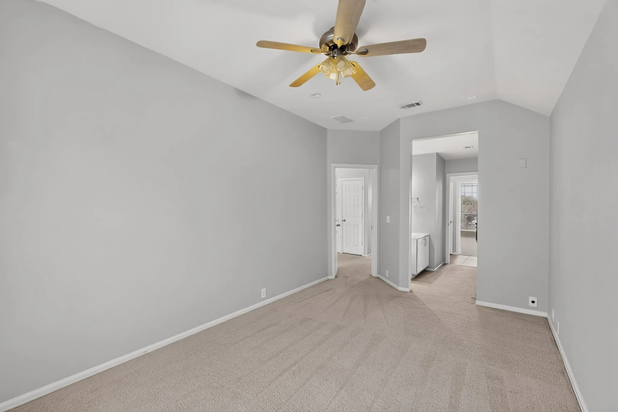 Single Family Residence For Rent in Denton County , 2712 Thorncreek Lane, Fort Worth, Texas 76177, 5 Bedroom, 4 Bathroom, 2 Garage spaces, 3,188 Sqft, built in 2005, mls#21356804, Real Estate Agent in Fort Worth, Homes For Rent in Denton county, Homes For Rent in Fort Worth, Realtor in Fort Worth Texas, Real Estate Brokerage Independent Realty Texas, Luminita Cordes Realtor