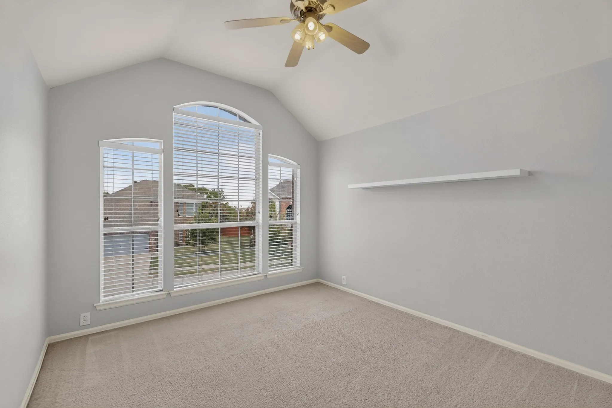 Single Family Residence For Rent in Denton County , 2712 Thorncreek Lane, Fort Worth, Texas 76177, 5 Bedroom, 4 Bathroom, 2 Garage spaces, 3,188 Sqft, built in 2005, mls#21356804, Real Estate Agent in Fort Worth, Homes For Rent in Denton county, Homes For Rent in Fort Worth, Realtor in Fort Worth Texas, Real Estate Brokerage Independent Realty Texas, Luminita Cordes Realtor