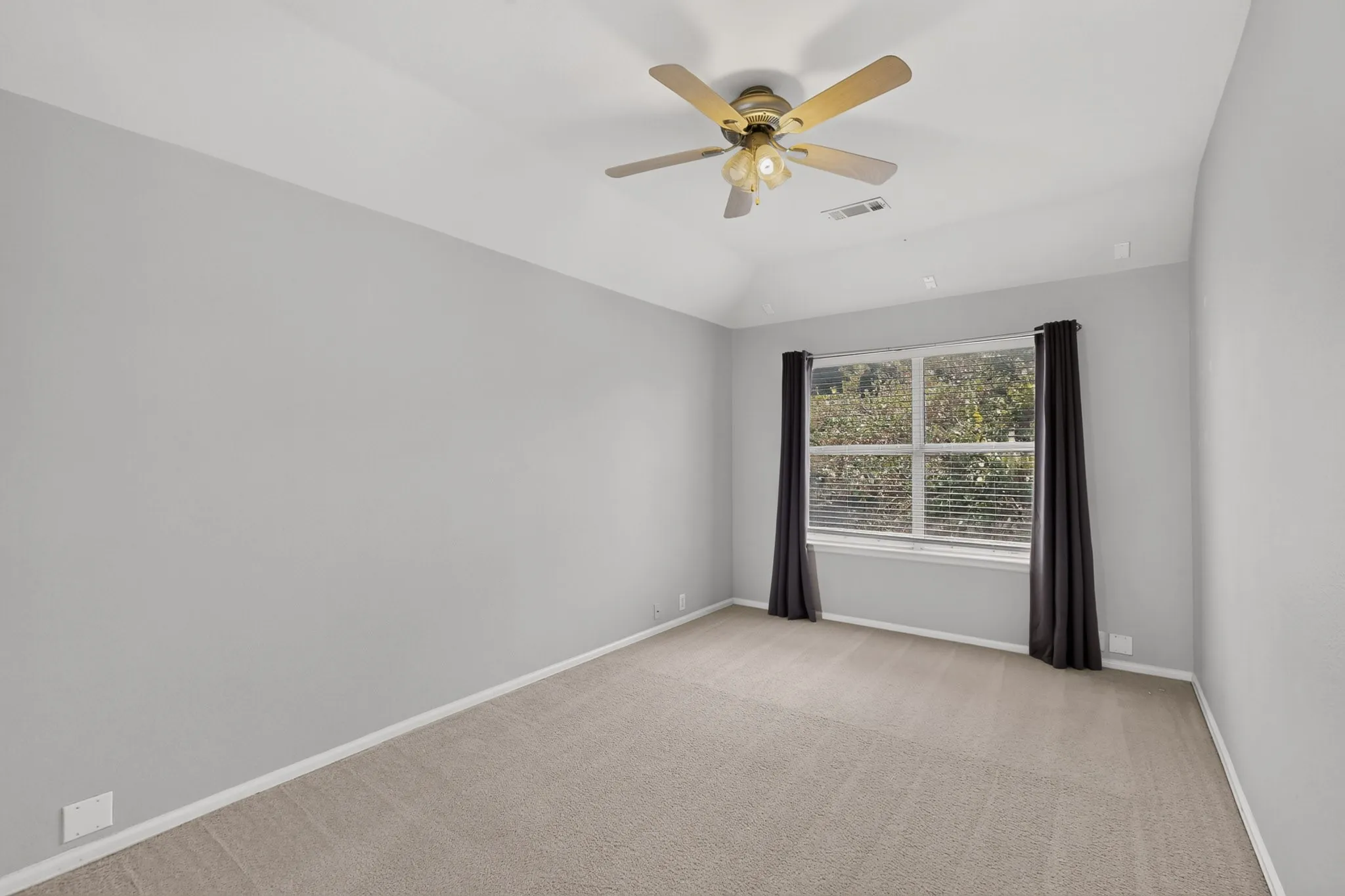 Single Family Residence For Rent in Denton County , 2712 Thorncreek Lane, Fort Worth, Texas 76177, 5 Bedroom, 4 Bathroom, 2 Garage spaces, 3,188 Sqft, built in 2005, mls#21356804, Real Estate Agent in Fort Worth, Homes For Rent in Denton county, Homes For Rent in Fort Worth, Realtor in Fort Worth Texas, Real Estate Brokerage Independent Realty Texas, Luminita Cordes Realtor